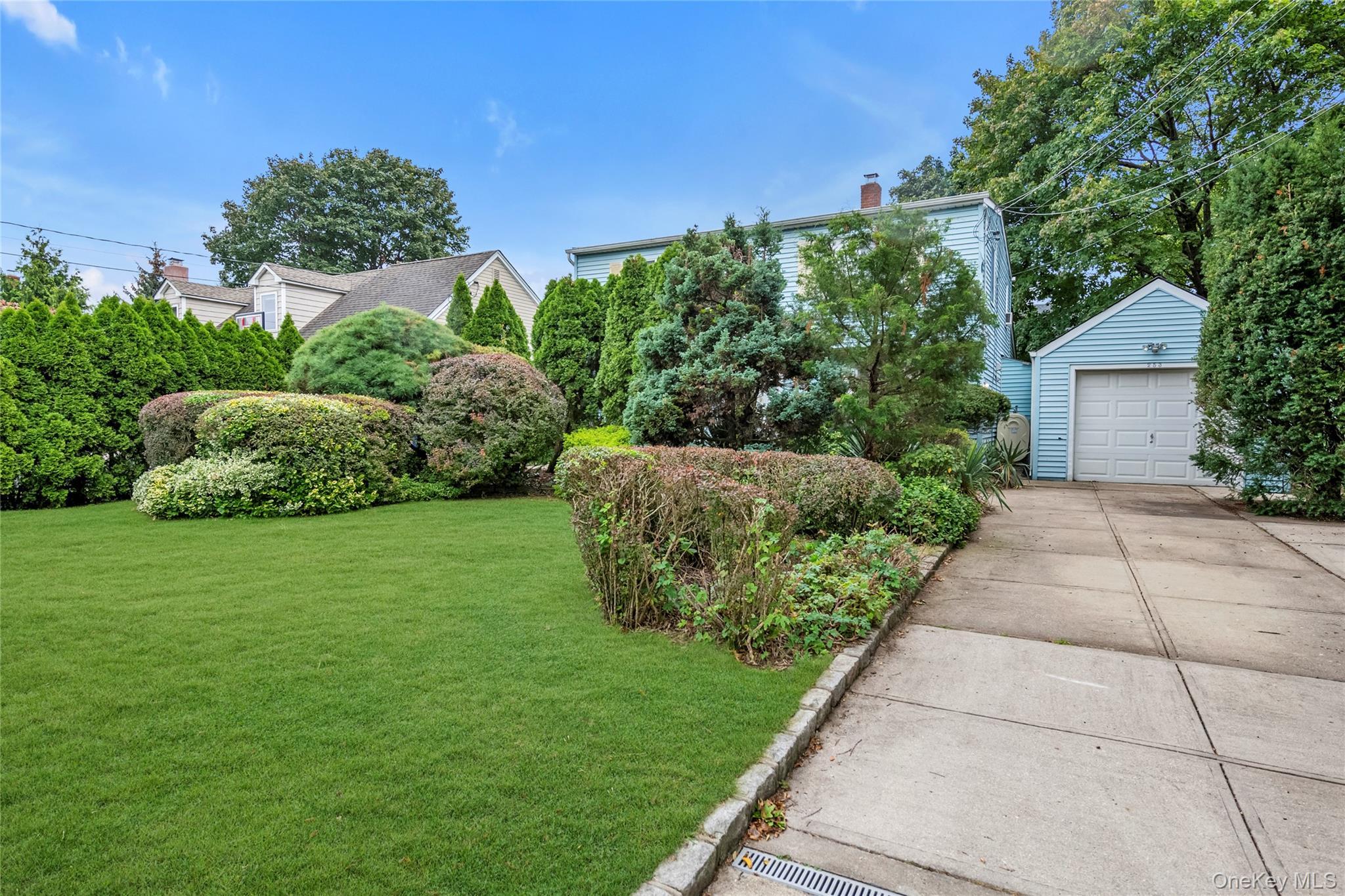 Single Family Raff  Nassau County, NY 11514, MLS-908789-18