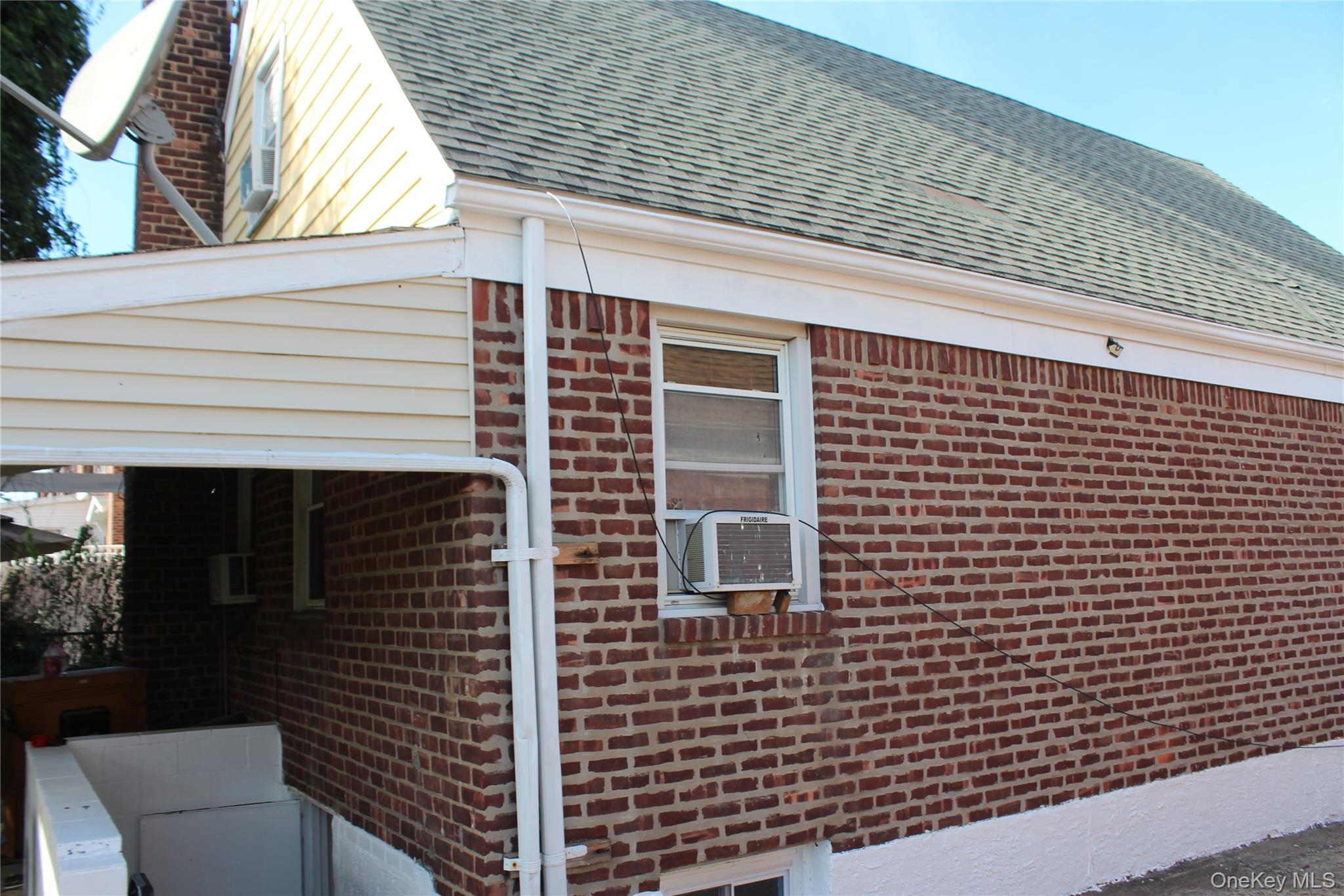 Single Family Springfield Queens, NY 11427, MLS-908790-12