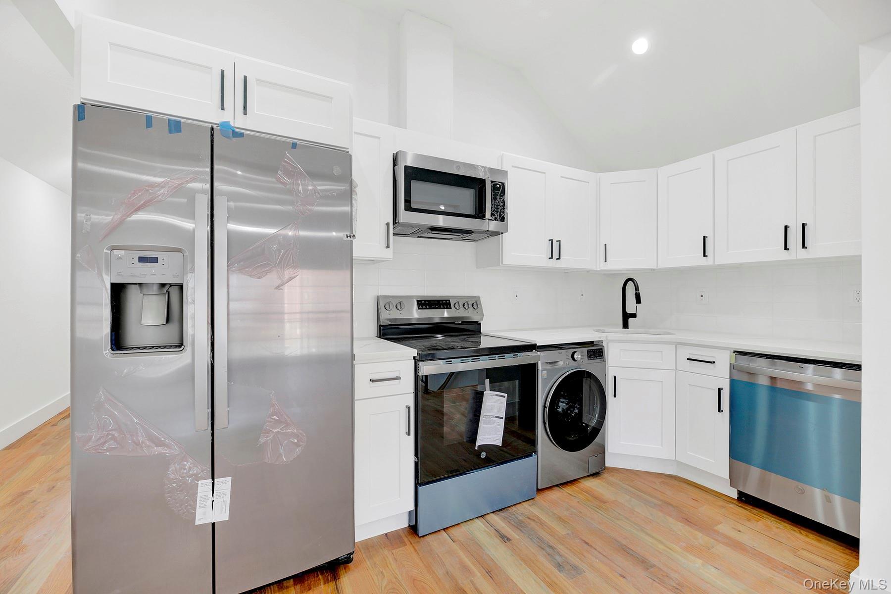 Single Family Beach 25 Queens, NY 11691, MLS-908810-2