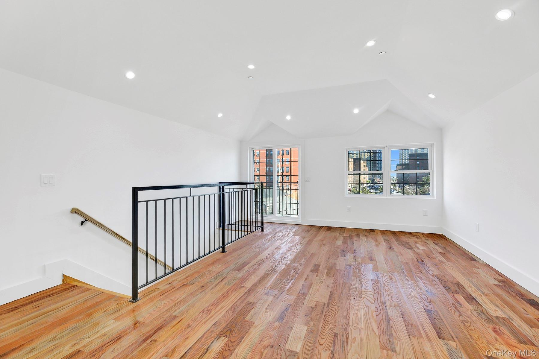 Single Family Beach 25 Queens, NY 11691, MLS-908810-3