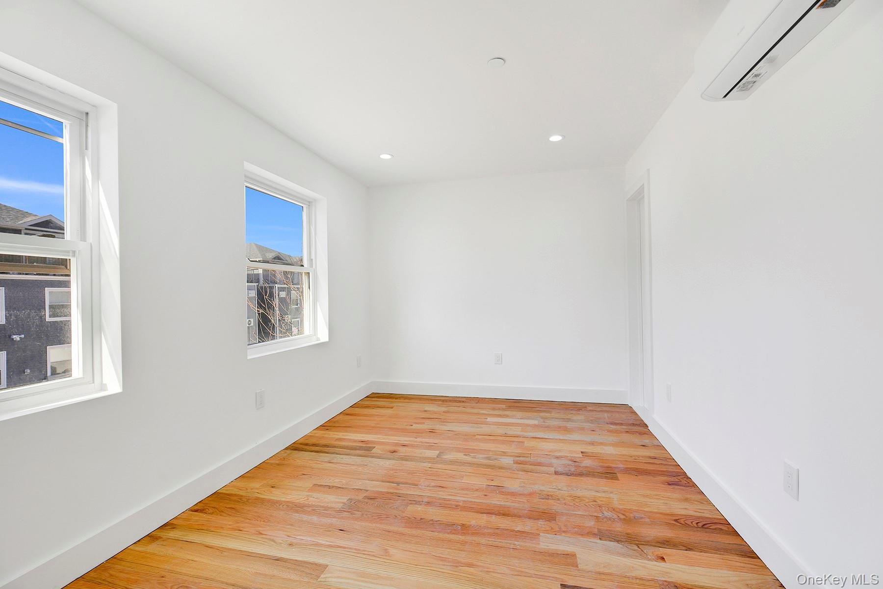 Single Family Beach 25 Queens, NY 11691, MLS-908810-6