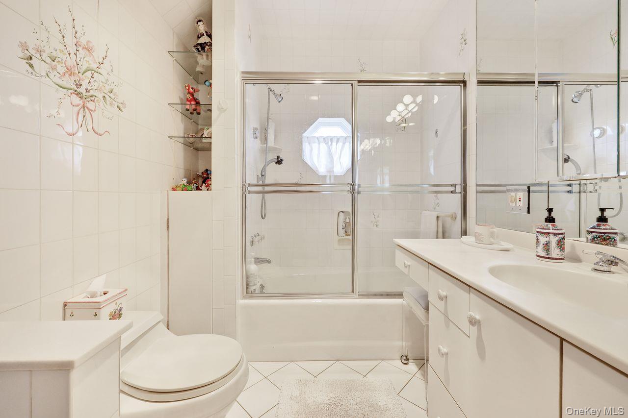 Single Family Cedar Nassau County, NY 11557, MLS-908817-26