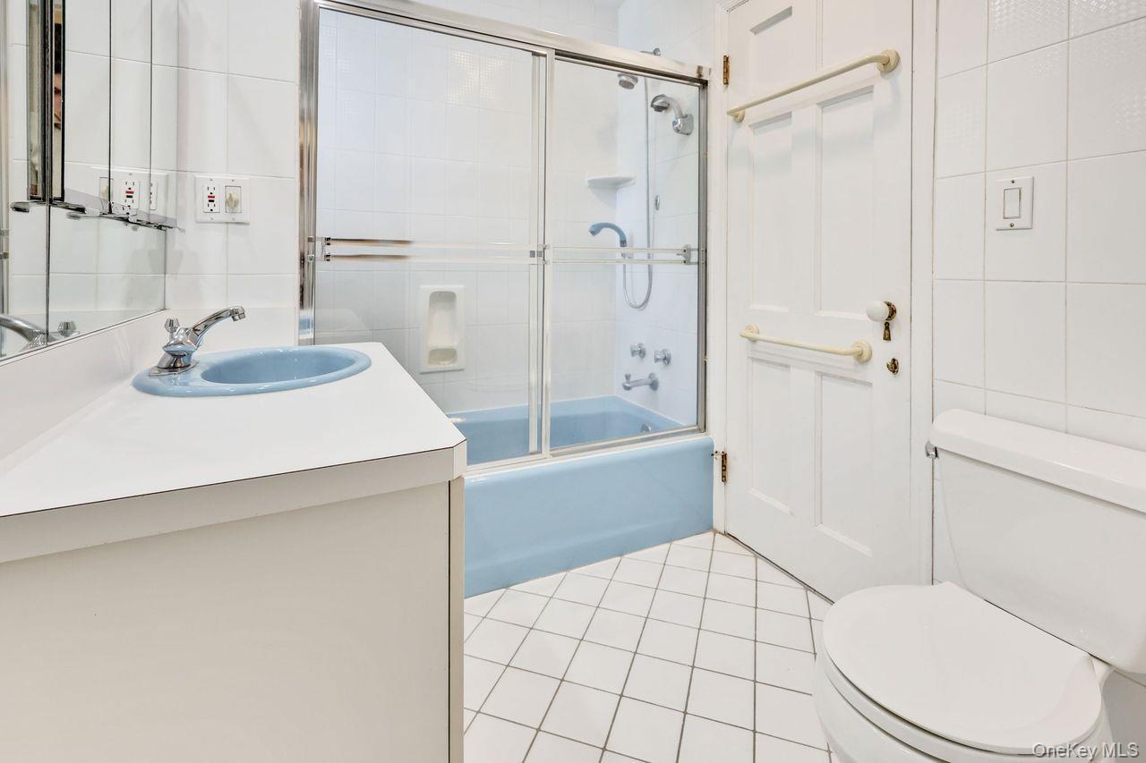 Single Family Cedar Nassau County, NY 11557, MLS-908817-28