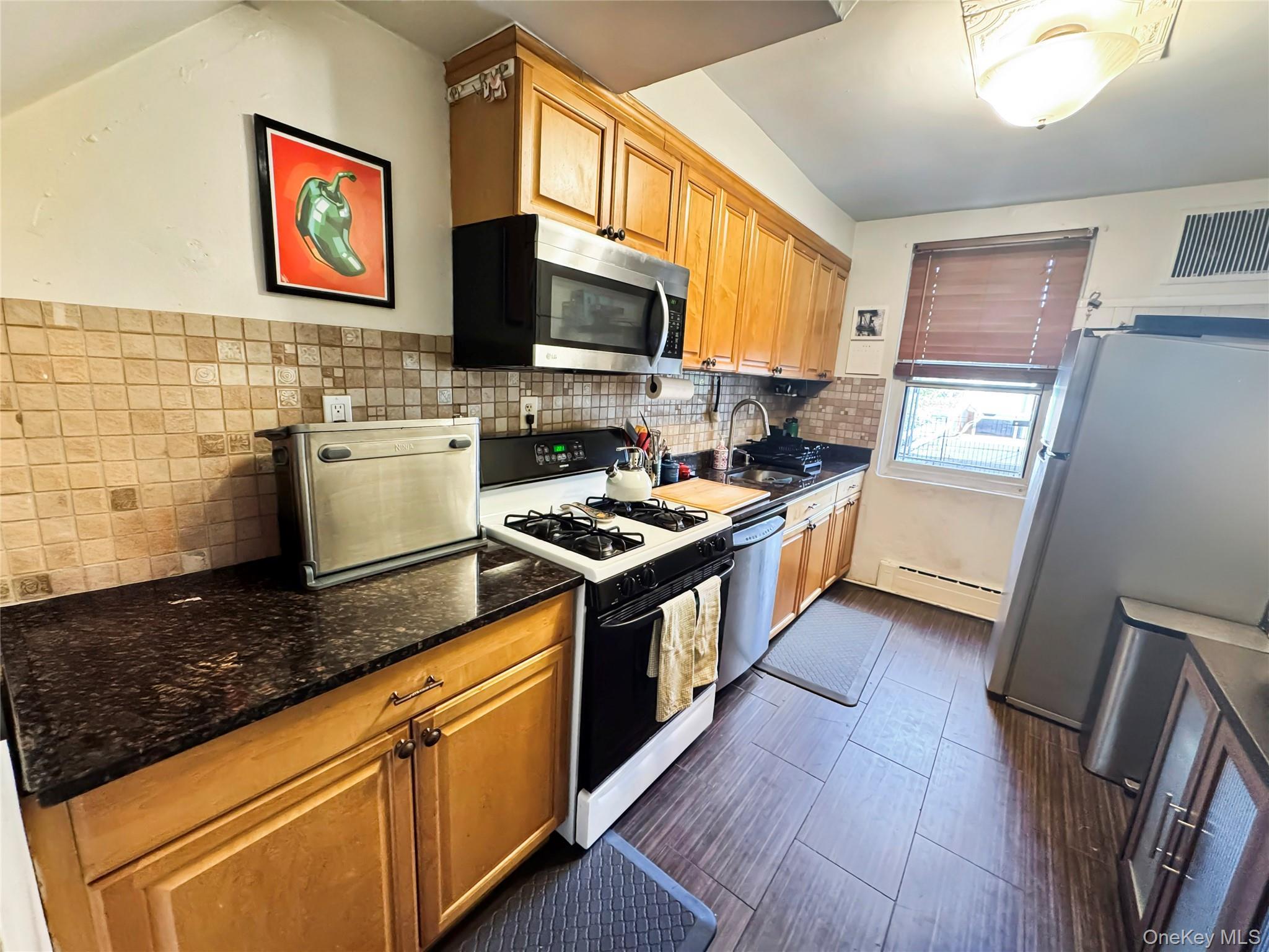 Single Family Ditmars  Queens, NY 11105, MLS-908858-7