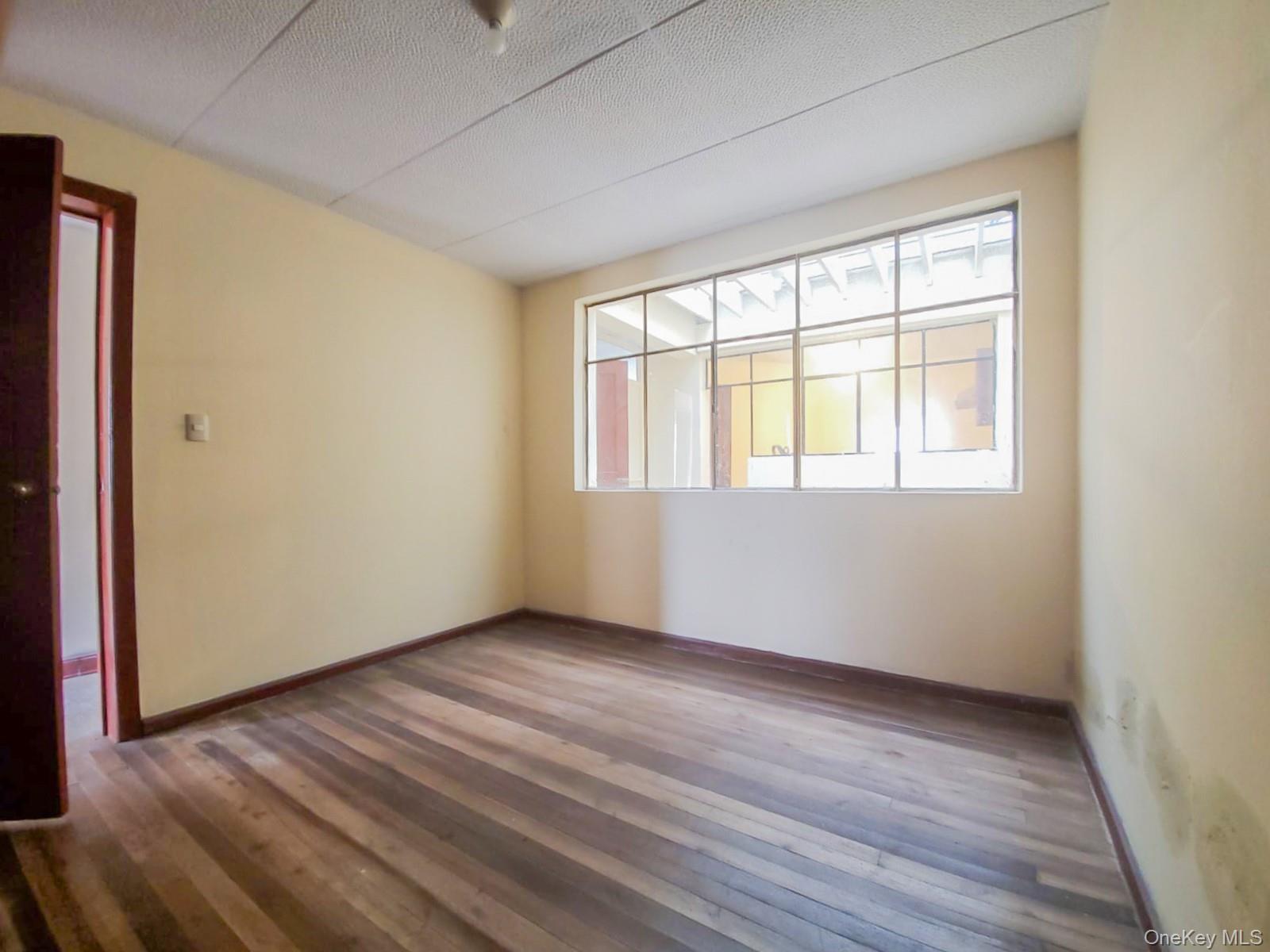 Single Family C. Escultor Ayabaca,  Cuenca,  Ecuador  Out Of Area, NY 010208, MLS-908868-11