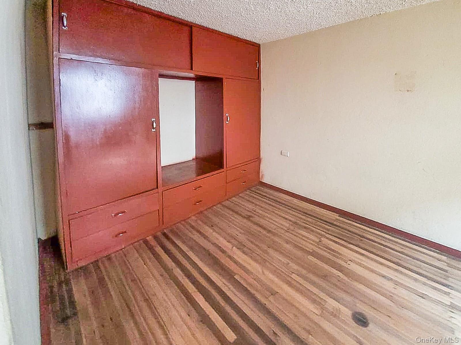 Single Family C. Escultor Ayabaca,  Cuenca,  Ecuador  Out Of Area, NY 010208, MLS-908868-14