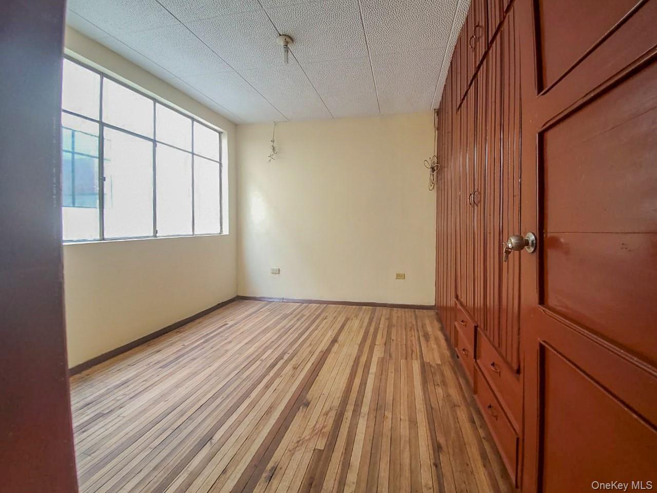 Single Family C. Escultor Ayabaca,  Cuenca,  Ecuador  Out Of Area, NY 010208, MLS-908868-15