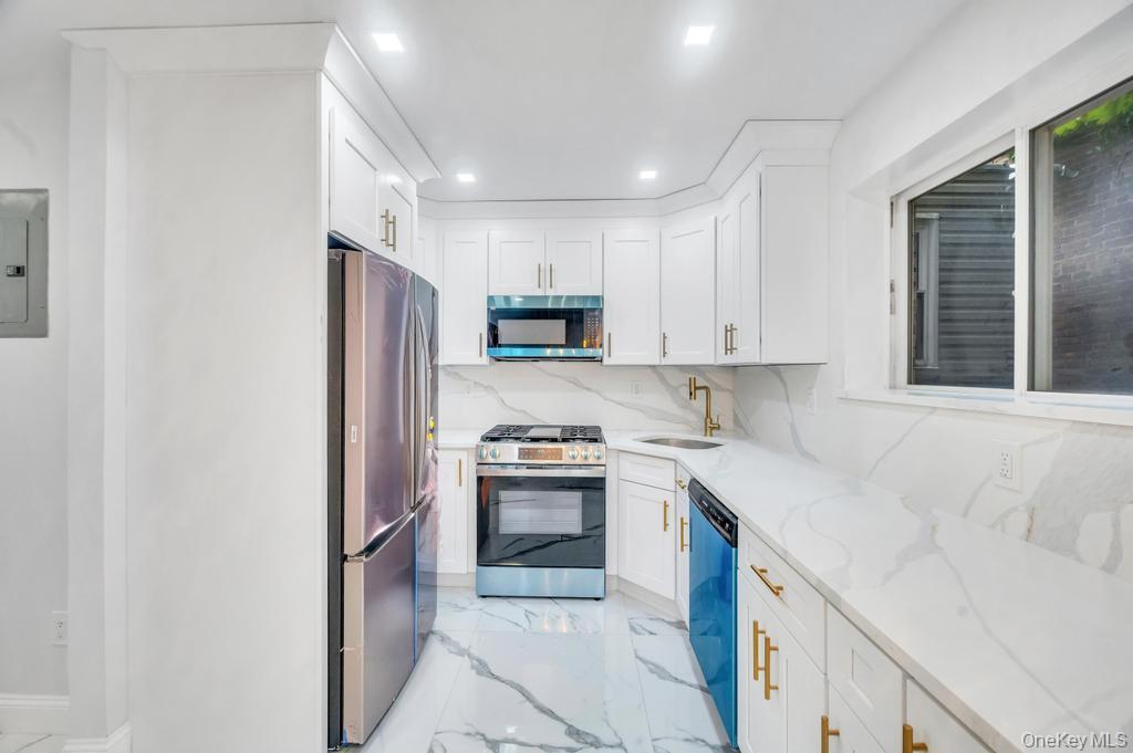 Single Family Warwick  Brooklyn, NY 11207, MLS-908869-6