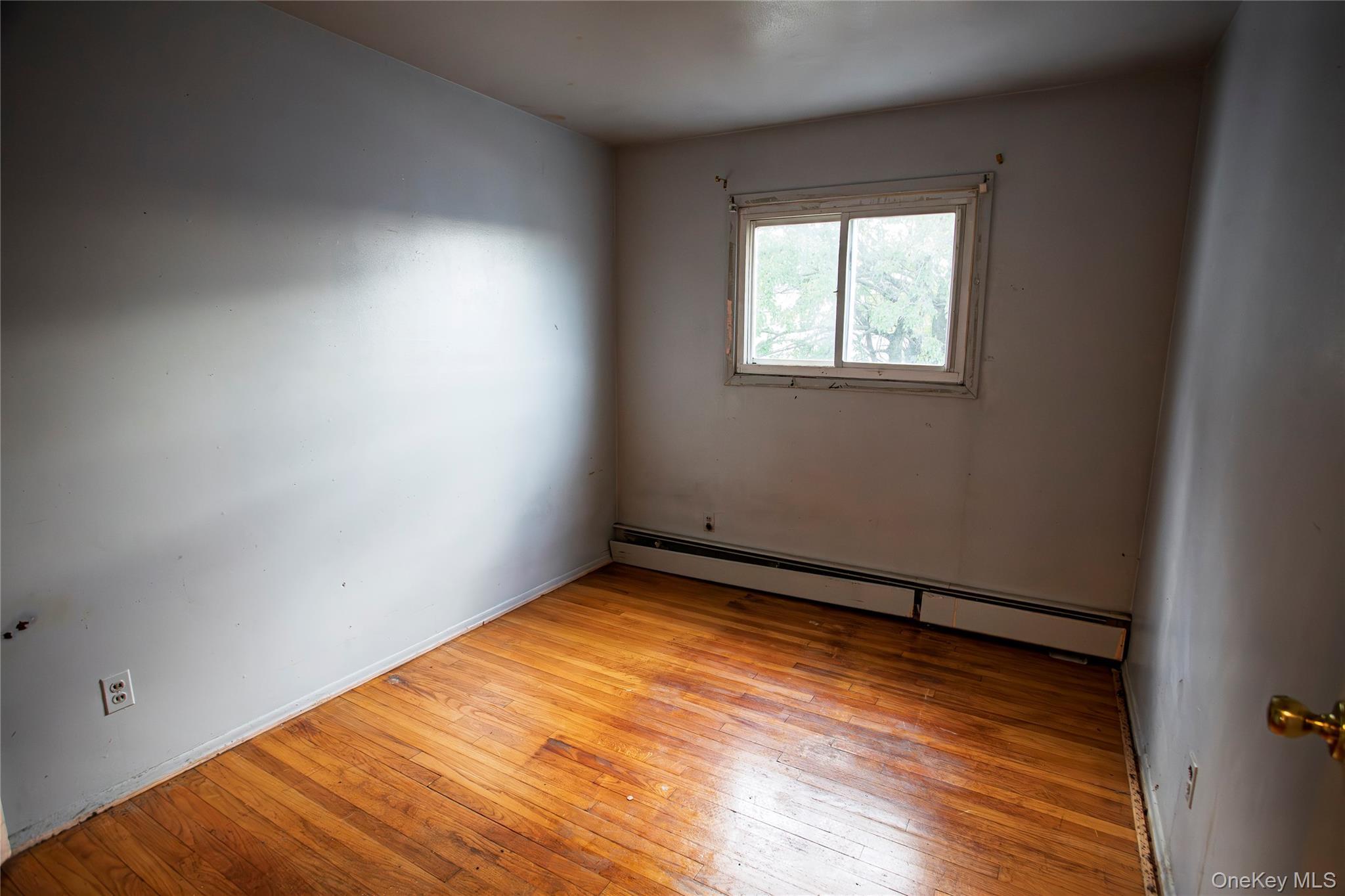 Single Family Westside Nassau County, NY 11520, MLS-908958-11