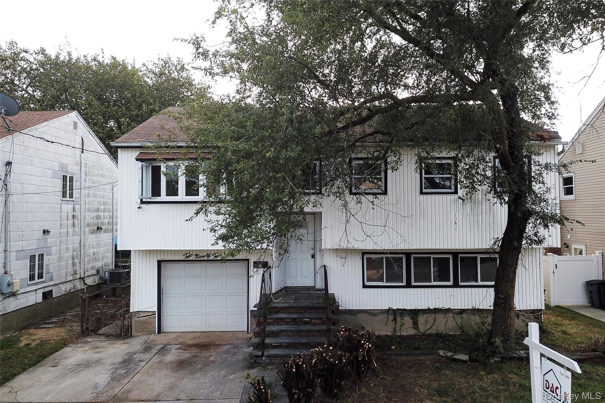 Single Family Westside Nassau County, NY 11520, MLS-908958-2