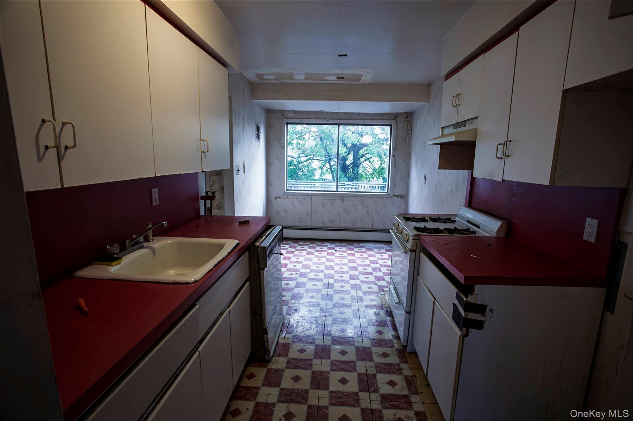 Single Family Westside Nassau County, NY 11520, MLS-908958-7