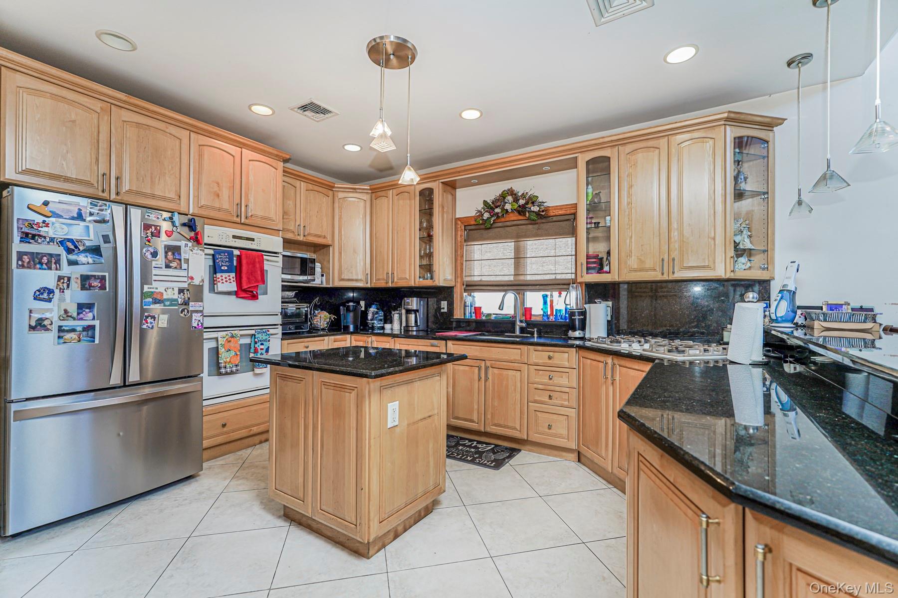 Single Family Virginia Staten Island, NY 10305, MLS-909008-10