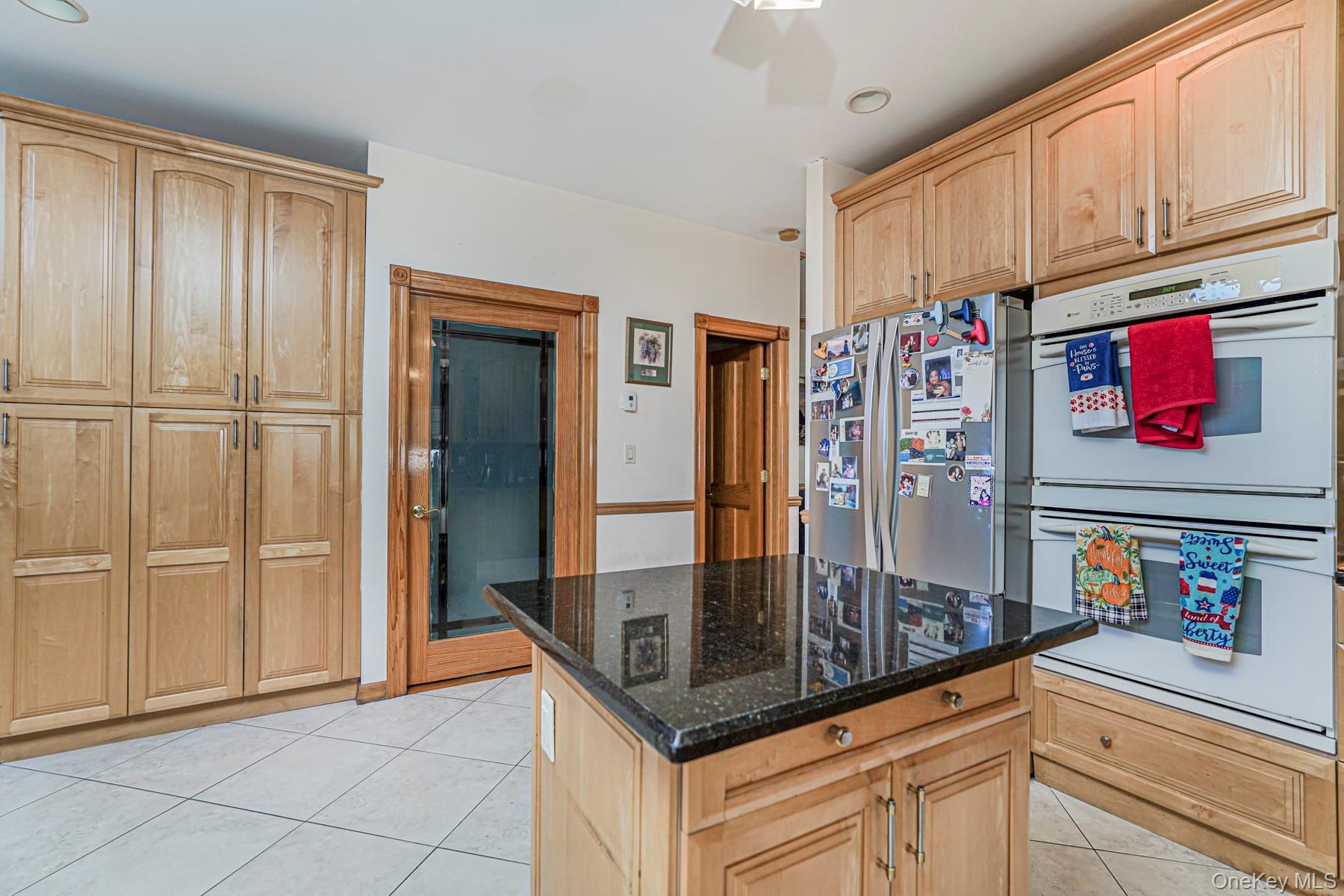 Single Family Virginia Staten Island, NY 10305, MLS-909008-11