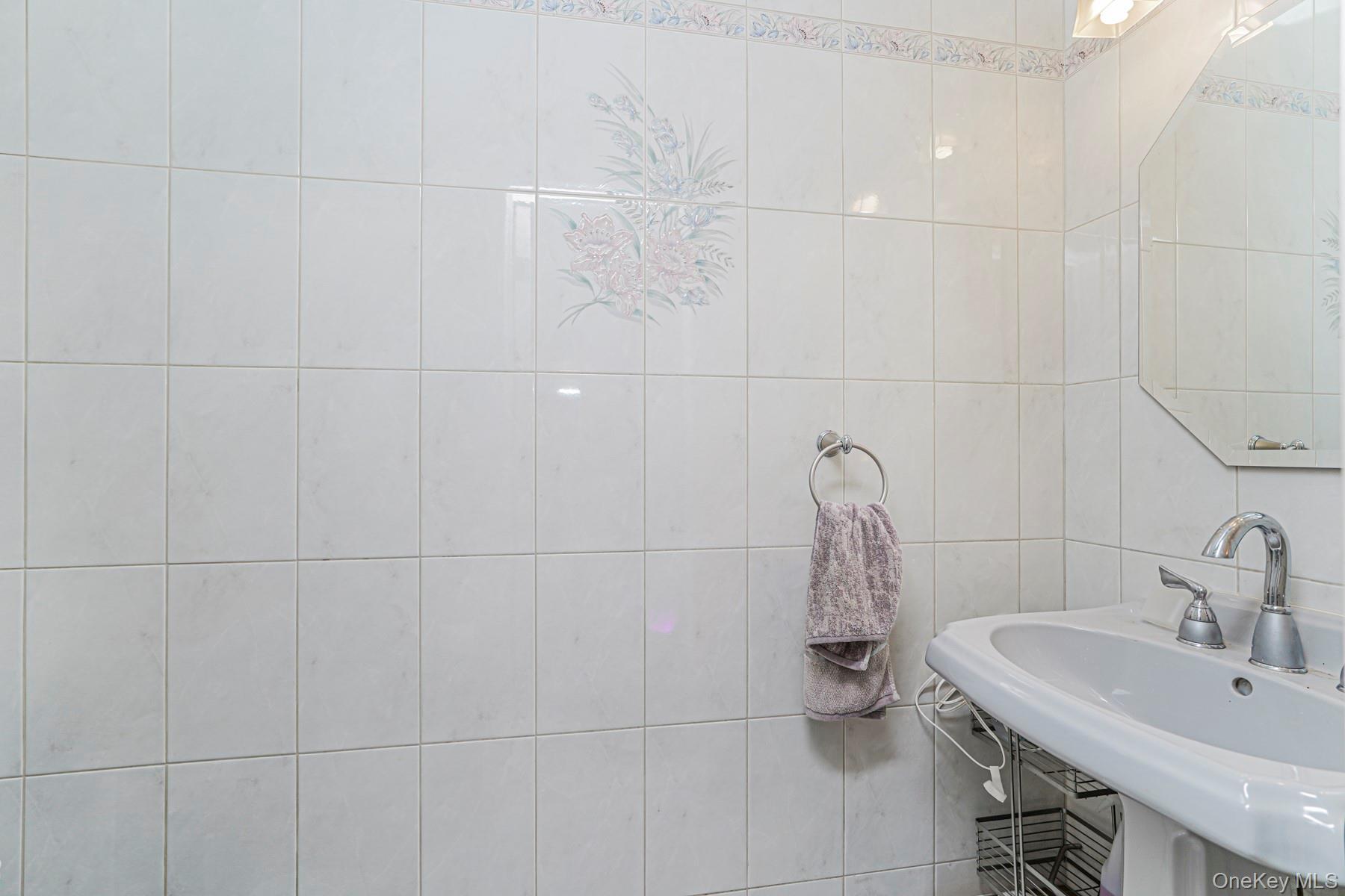 Single Family Virginia Staten Island, NY 10305, MLS-909008-15