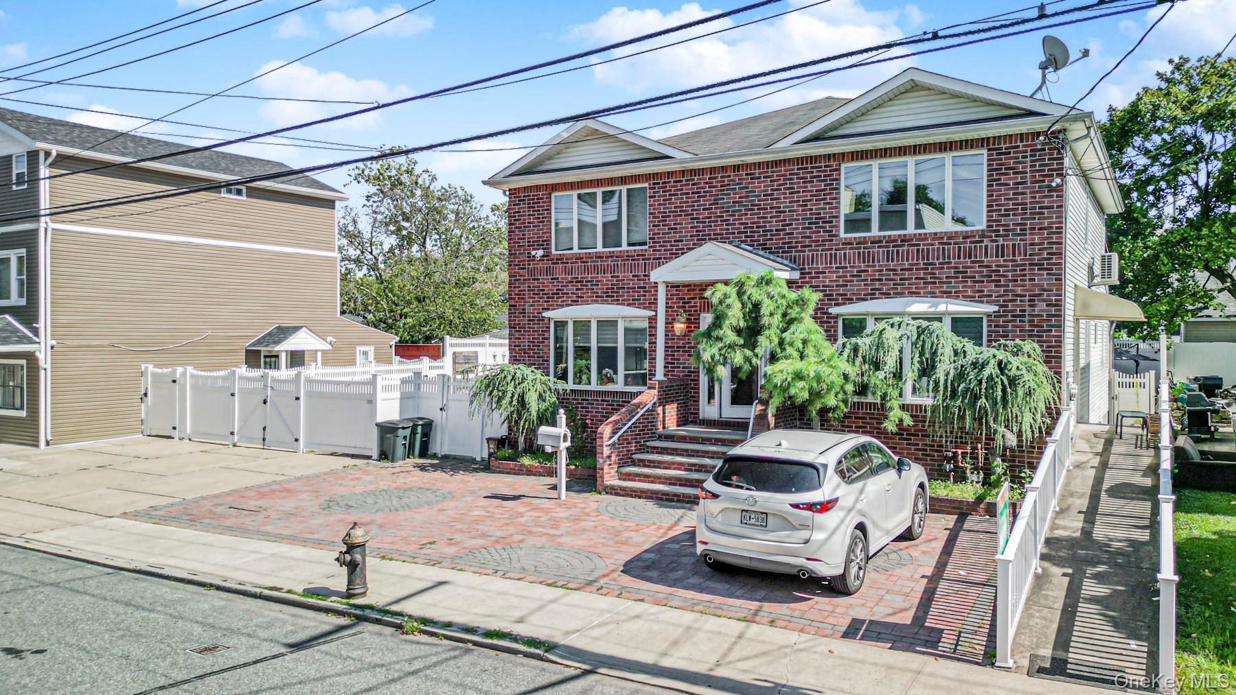 Single Family Virginia Staten Island, NY 10305, MLS-909008-2