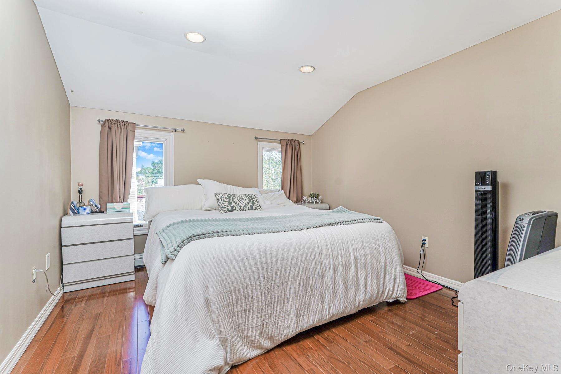 Single Family Virginia Staten Island, NY 10305, MLS-909008-20