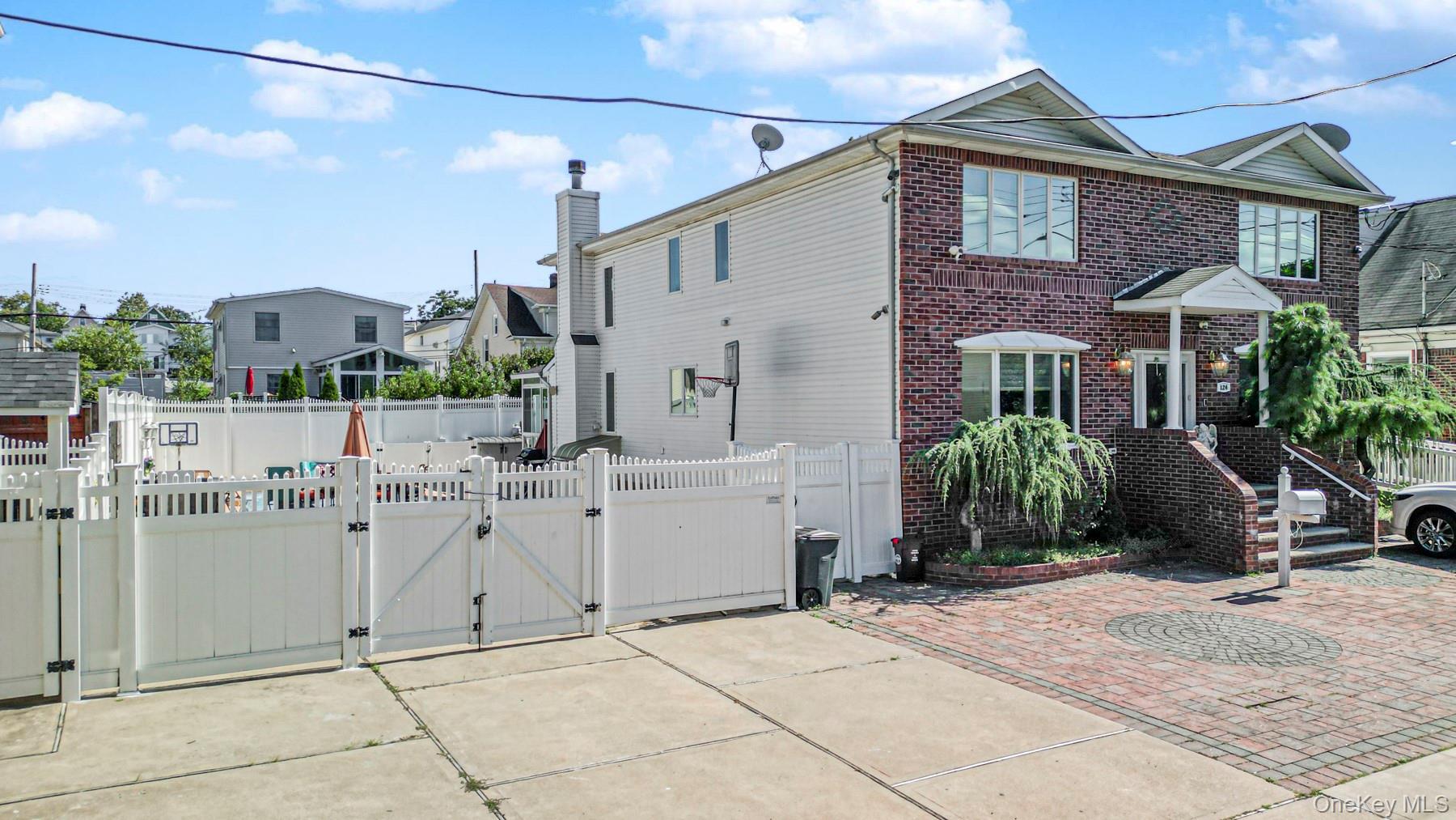 Single Family Virginia Staten Island, NY 10305, MLS-909008-3