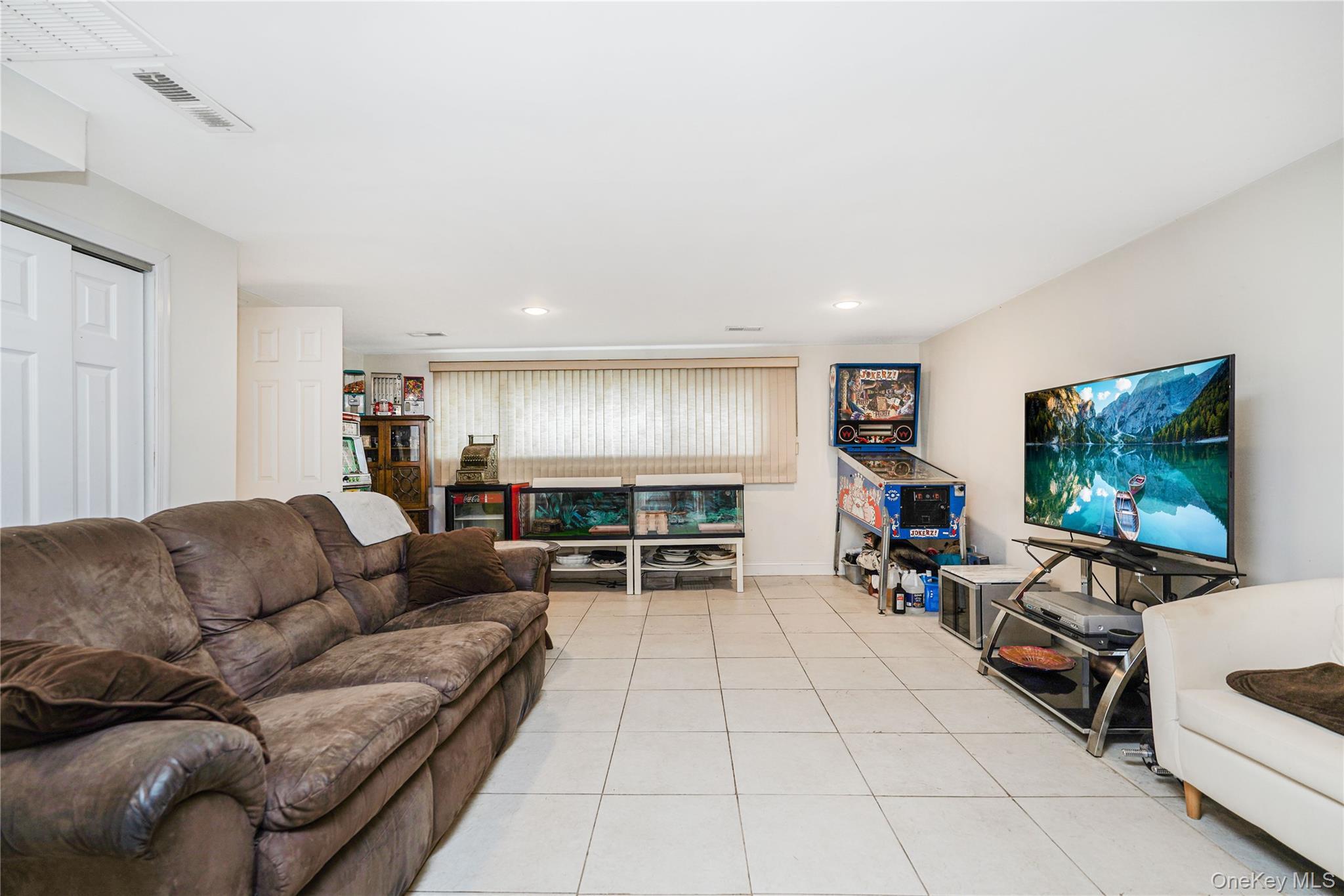 Single Family Merrill  Staten Island, NY 10314, MLS-909017-25