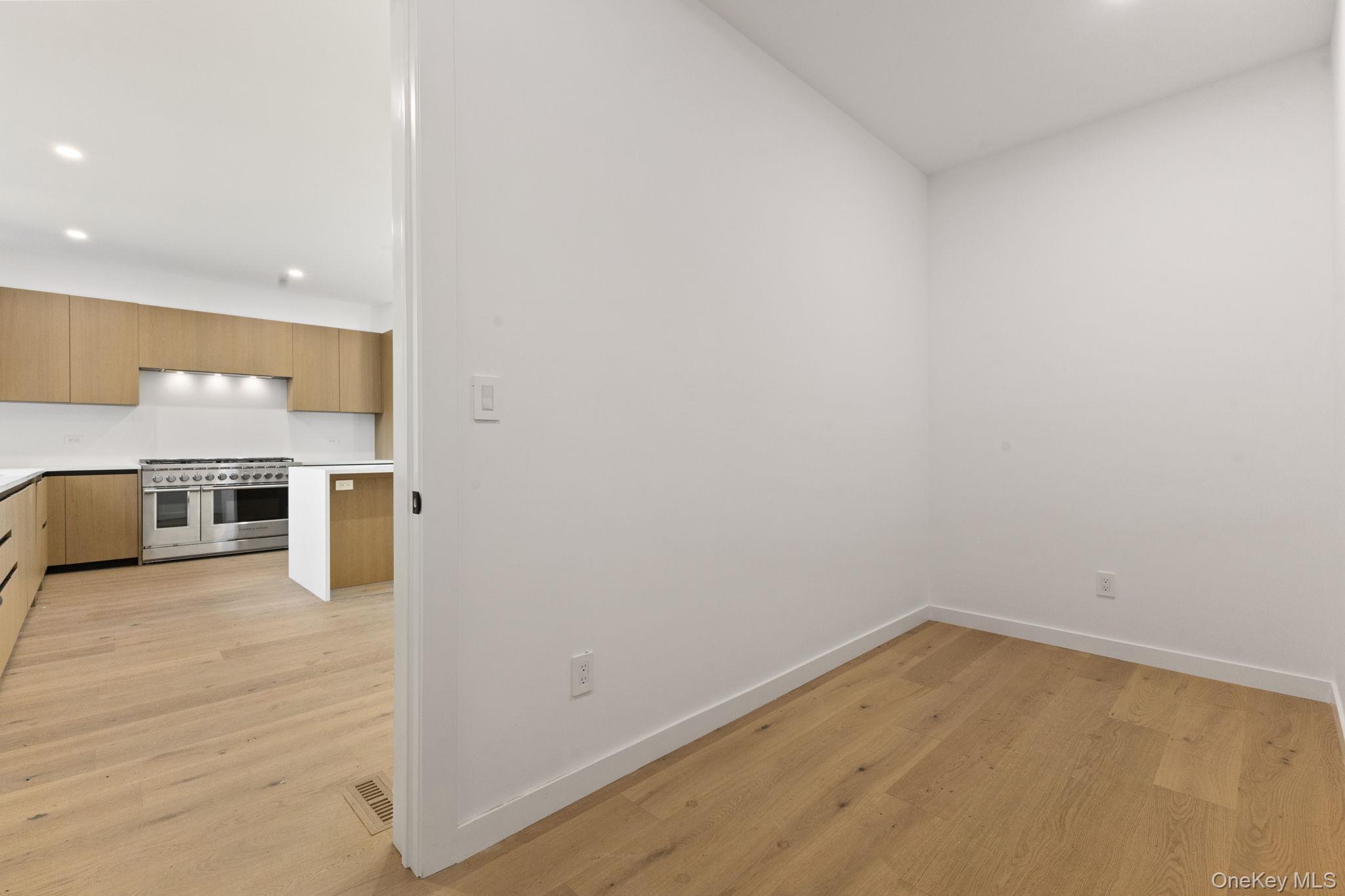 Single Family Mclain Westchester County, NY 10549, MLS-909029-25