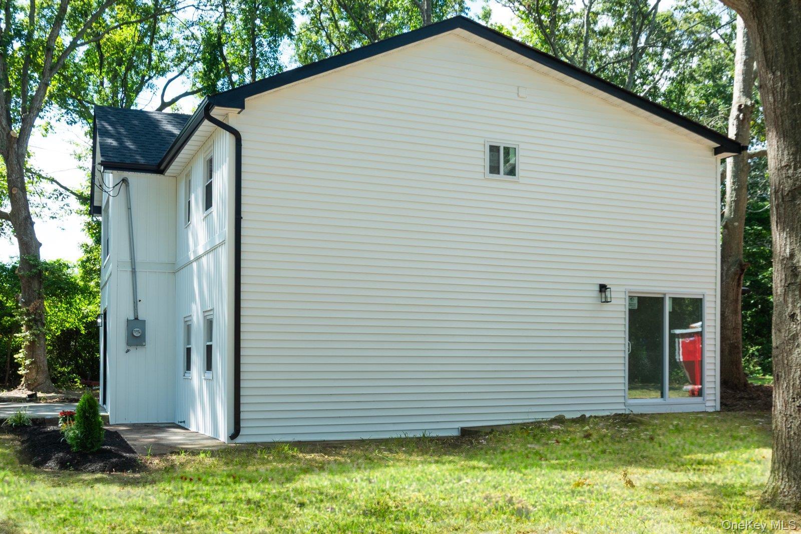 Single Family Avondale  Suffolk County, NY 11967, MLS-909040-16