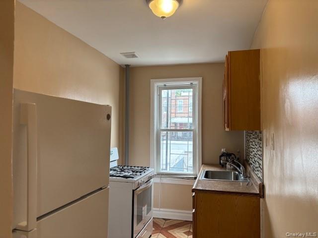 Apartment E 43rd.  Brooklyn, NY 11203, MLS-909138-8