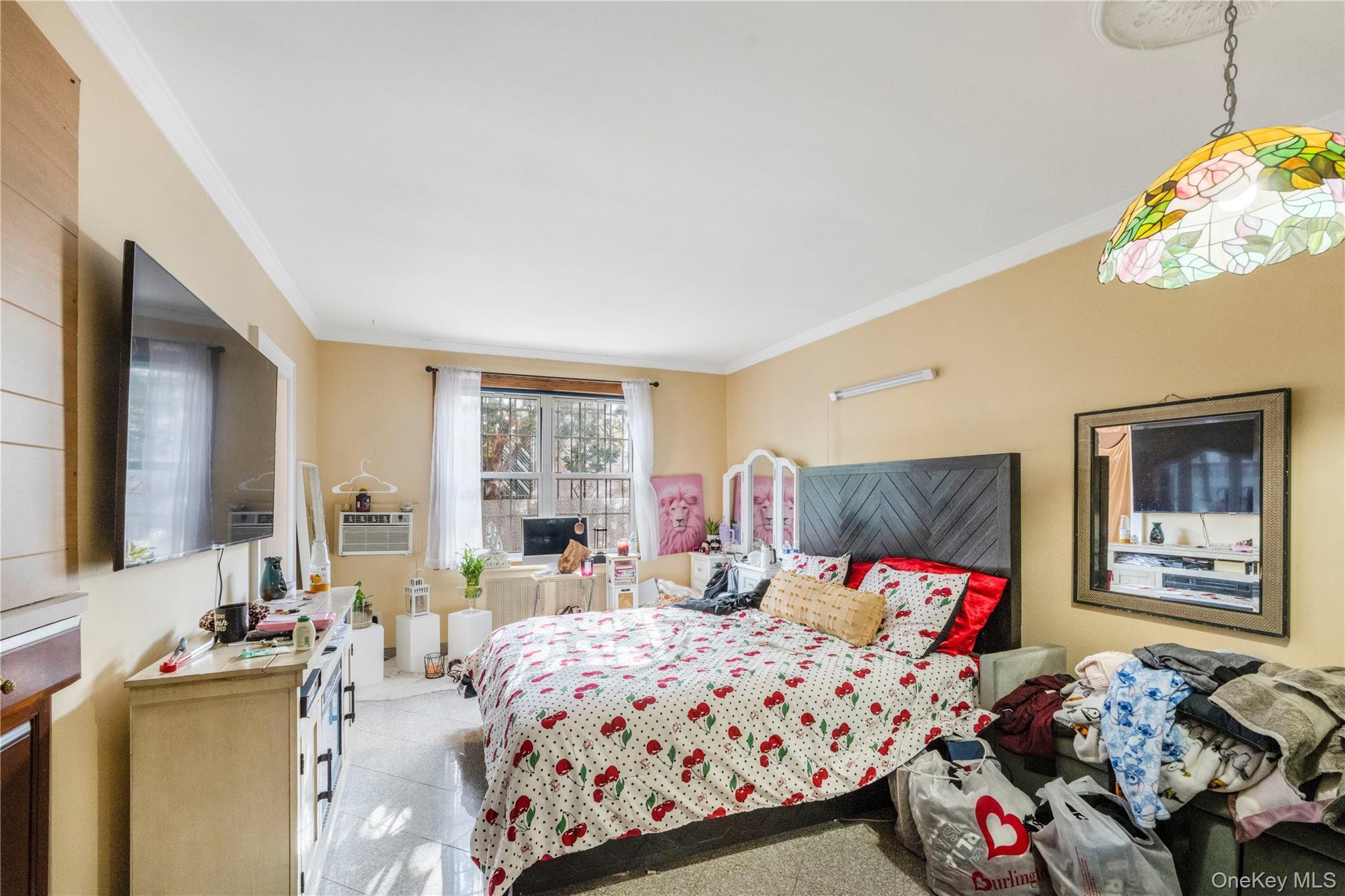 Single Family Alderton  Queens, NY 11374, MLS-909178-8