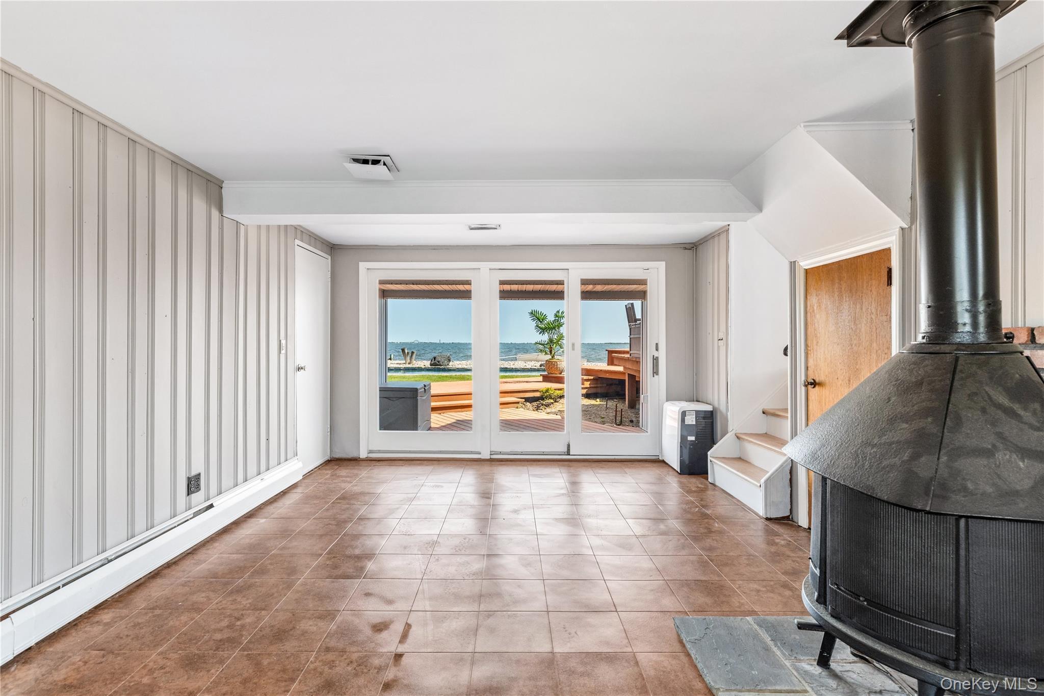 Single Family Secatogue  Suffolk County, NY 11795, MLS-909191-16