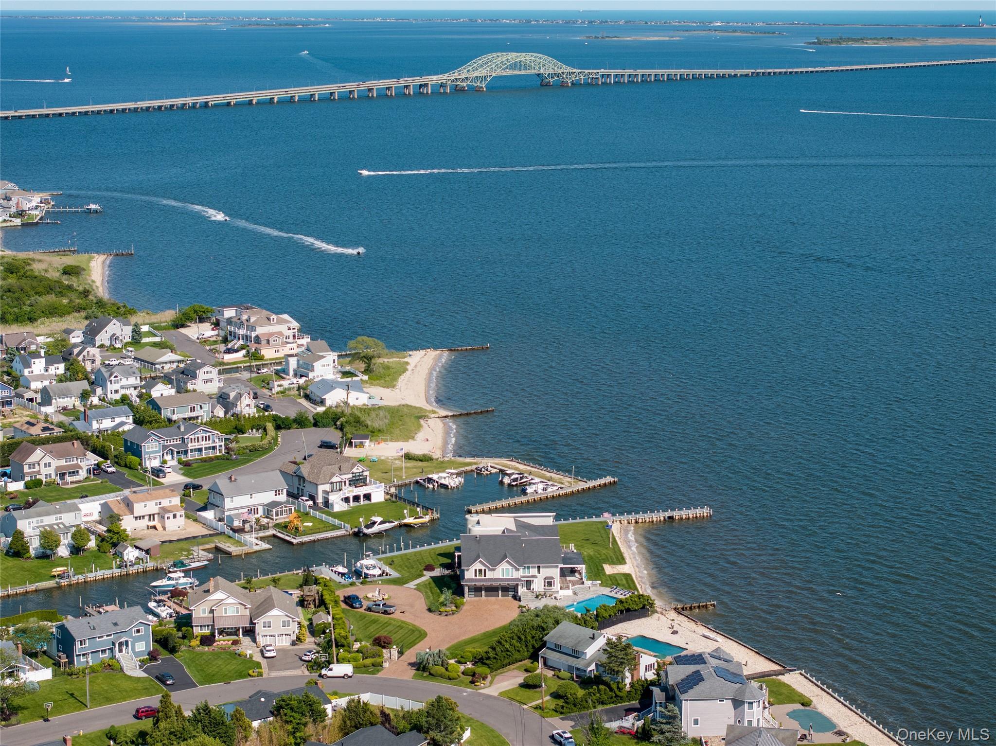 Single Family Secatogue  Suffolk County, NY 11795, MLS-909191-5