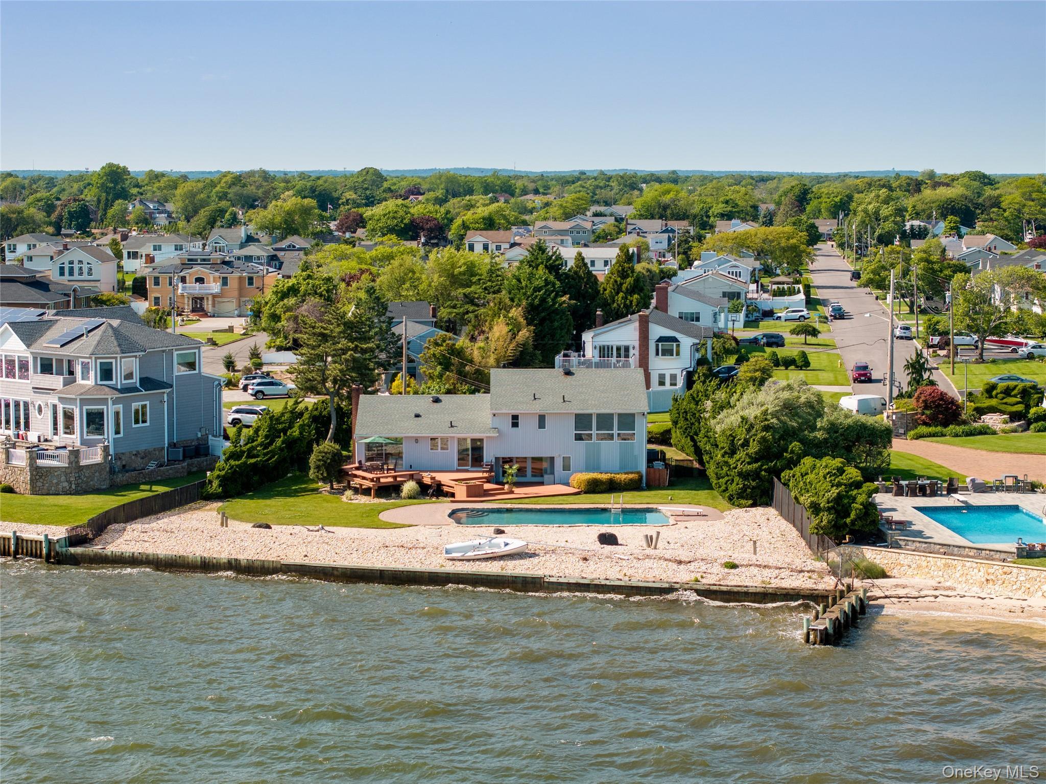 Single Family Secatogue  Suffolk County, NY 11795, MLS-909191-8