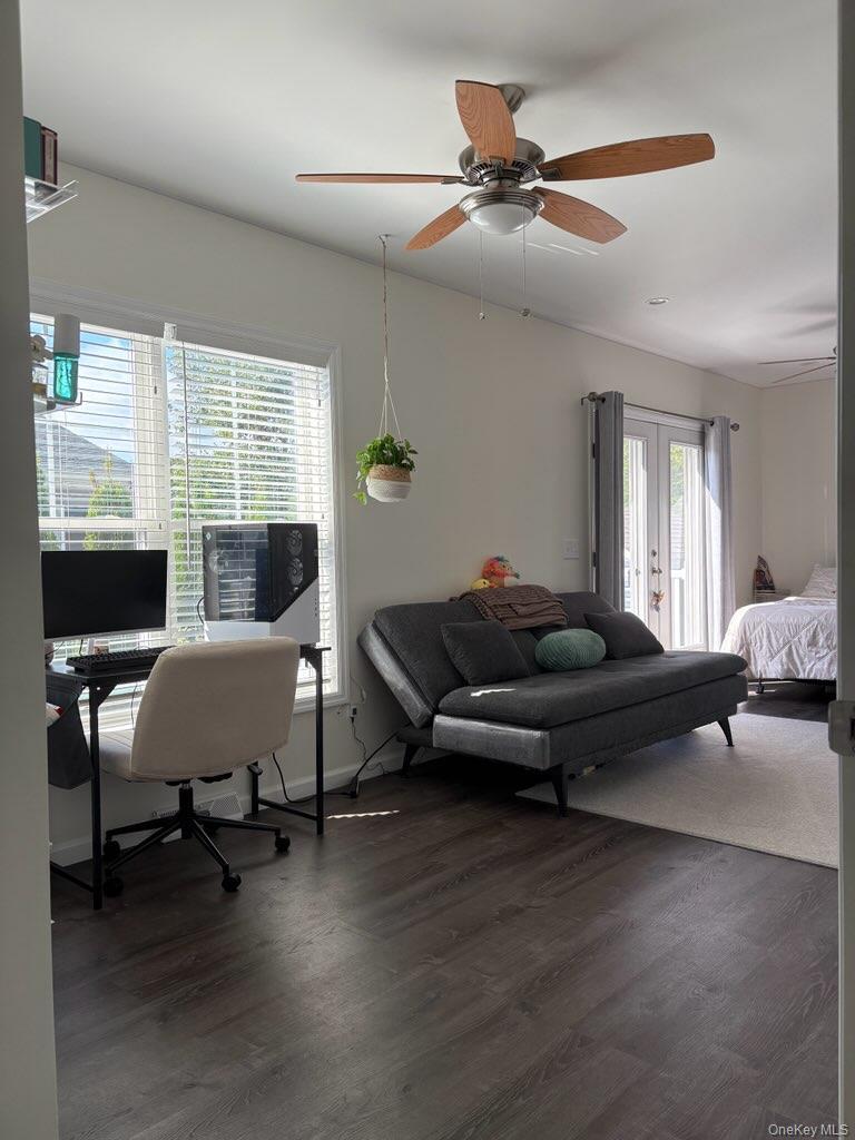 Single Family Old Country Rd Suffolk County, NY 11901, MLS-909205-11