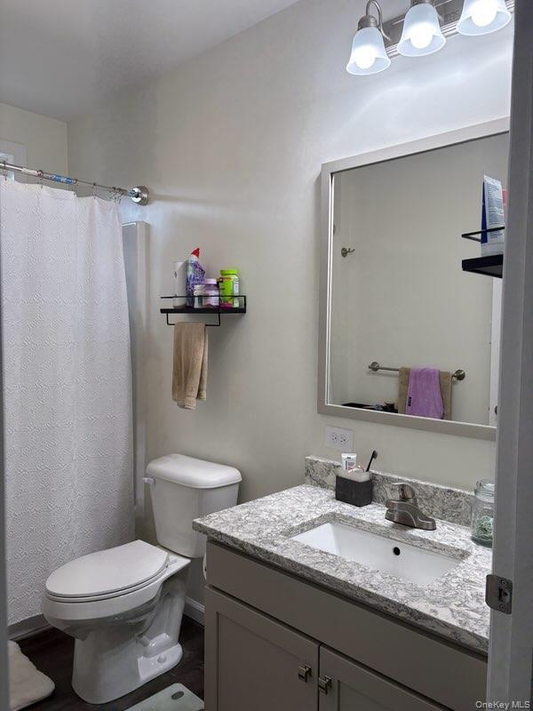 Single Family Old Country Rd Suffolk County, NY 11901, MLS-909205-13