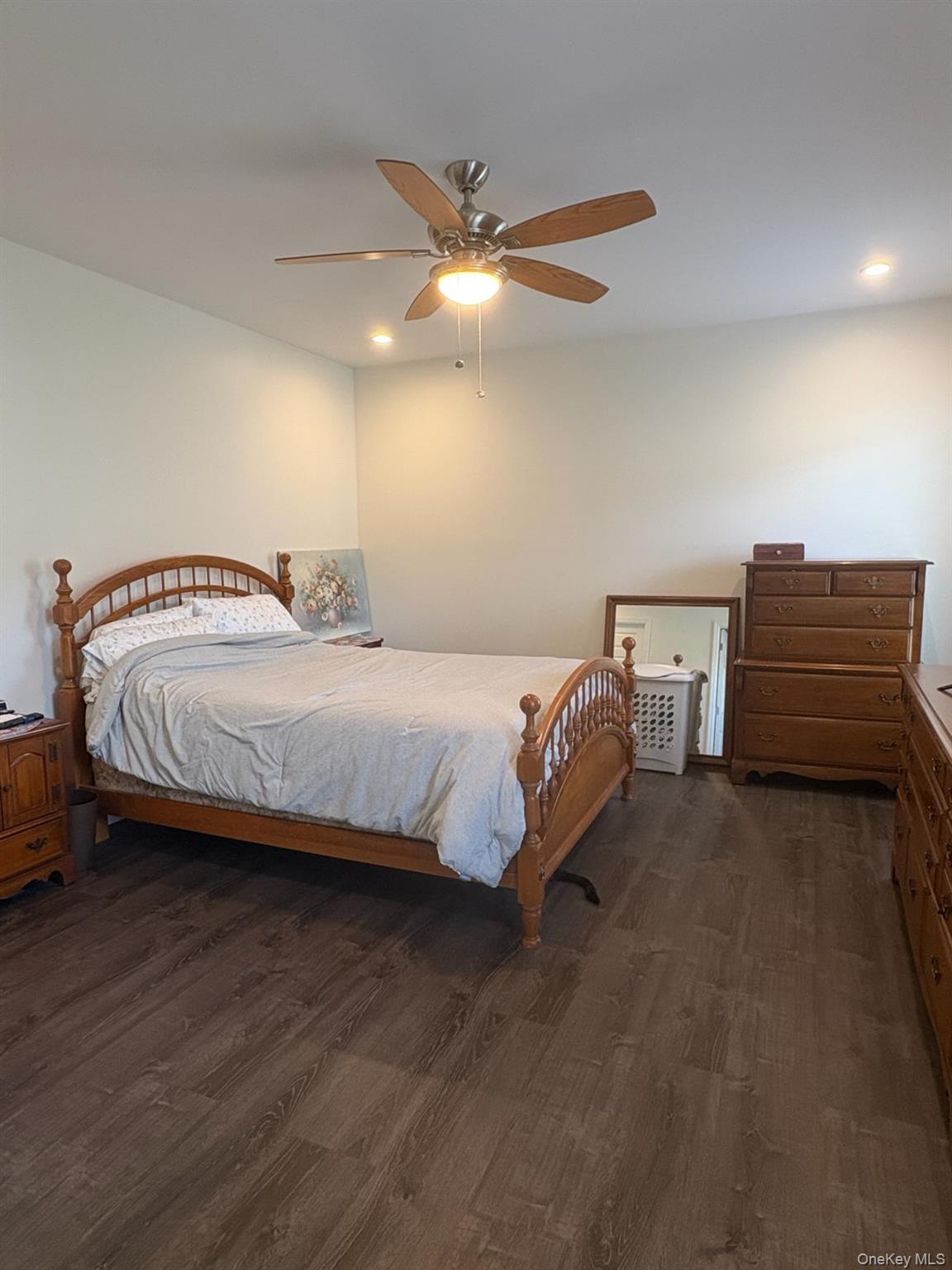 Single Family Old Country Rd Suffolk County, NY 11901, MLS-909205-15