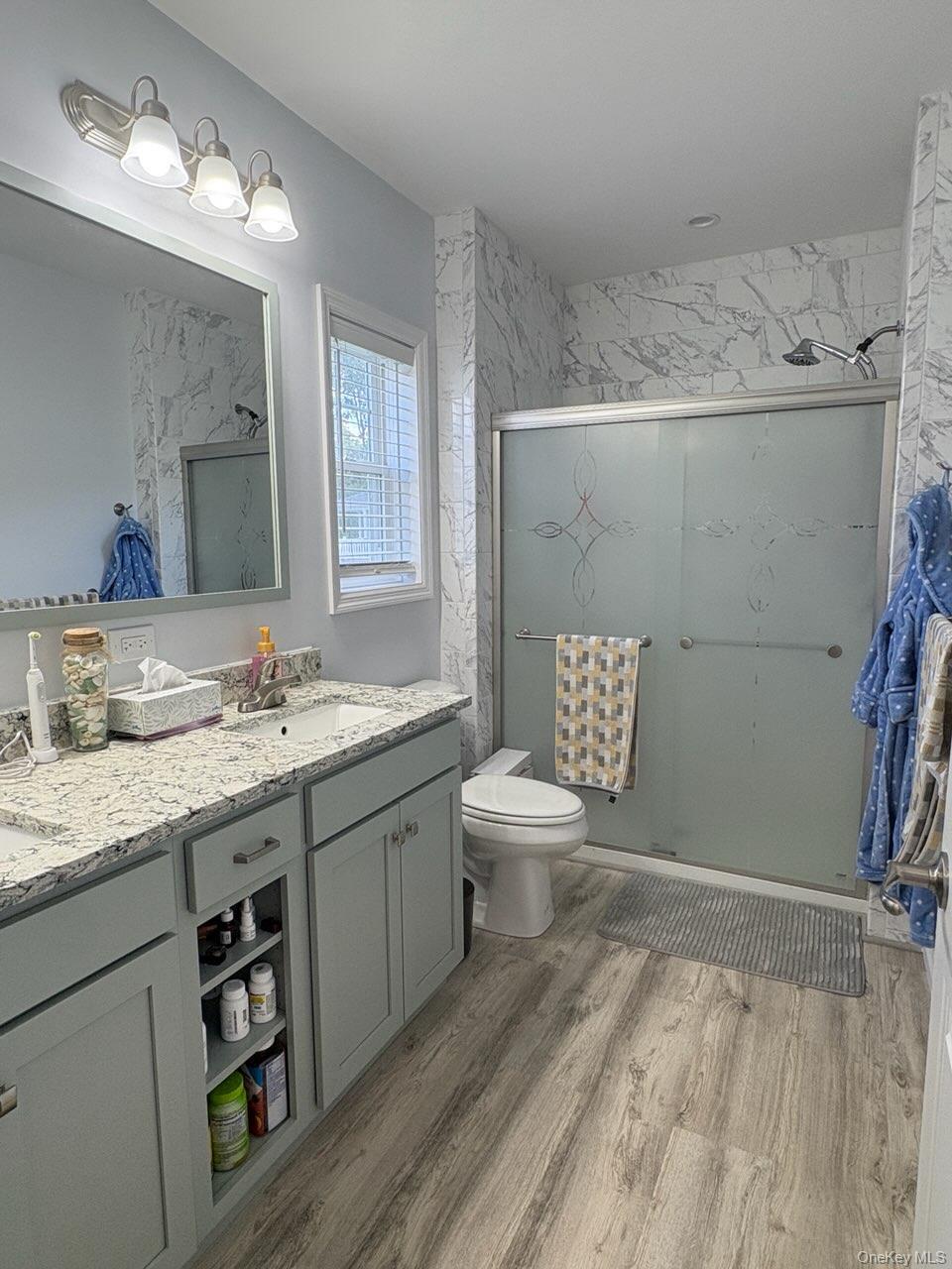 Single Family Old Country Rd Suffolk County, NY 11901, MLS-909205-16