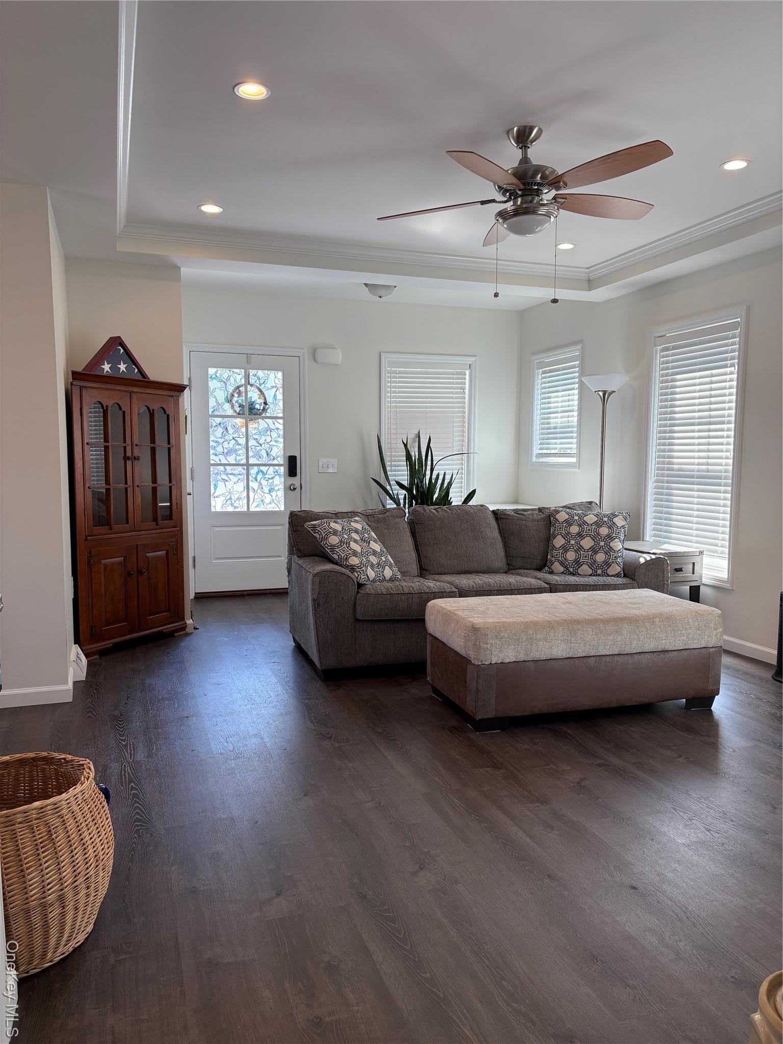 Single Family Old Country Rd Suffolk County, NY 11901, MLS-909205-2