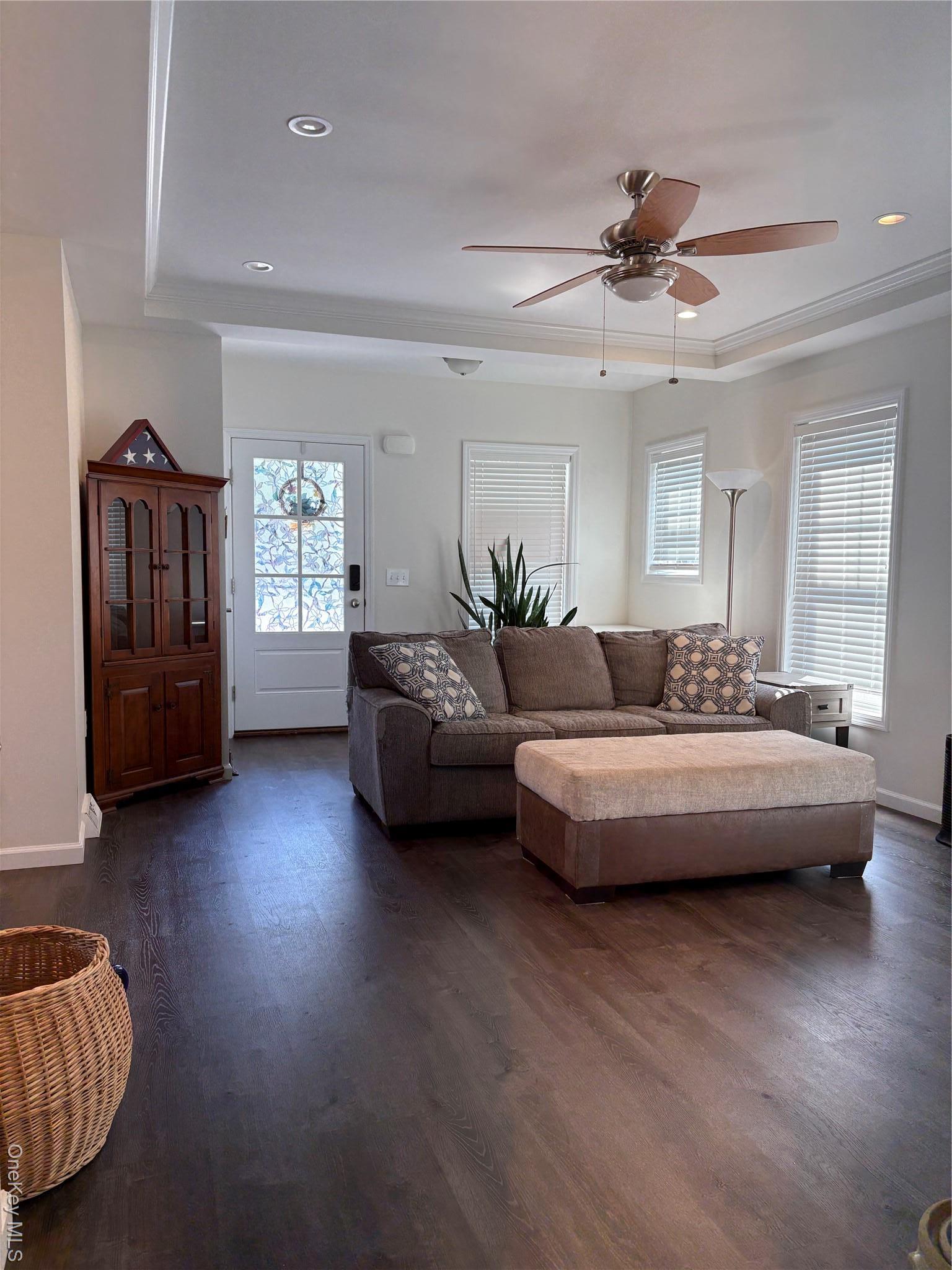 Single Family Old Country Rd Suffolk County, NY 11901, MLS-909205-3