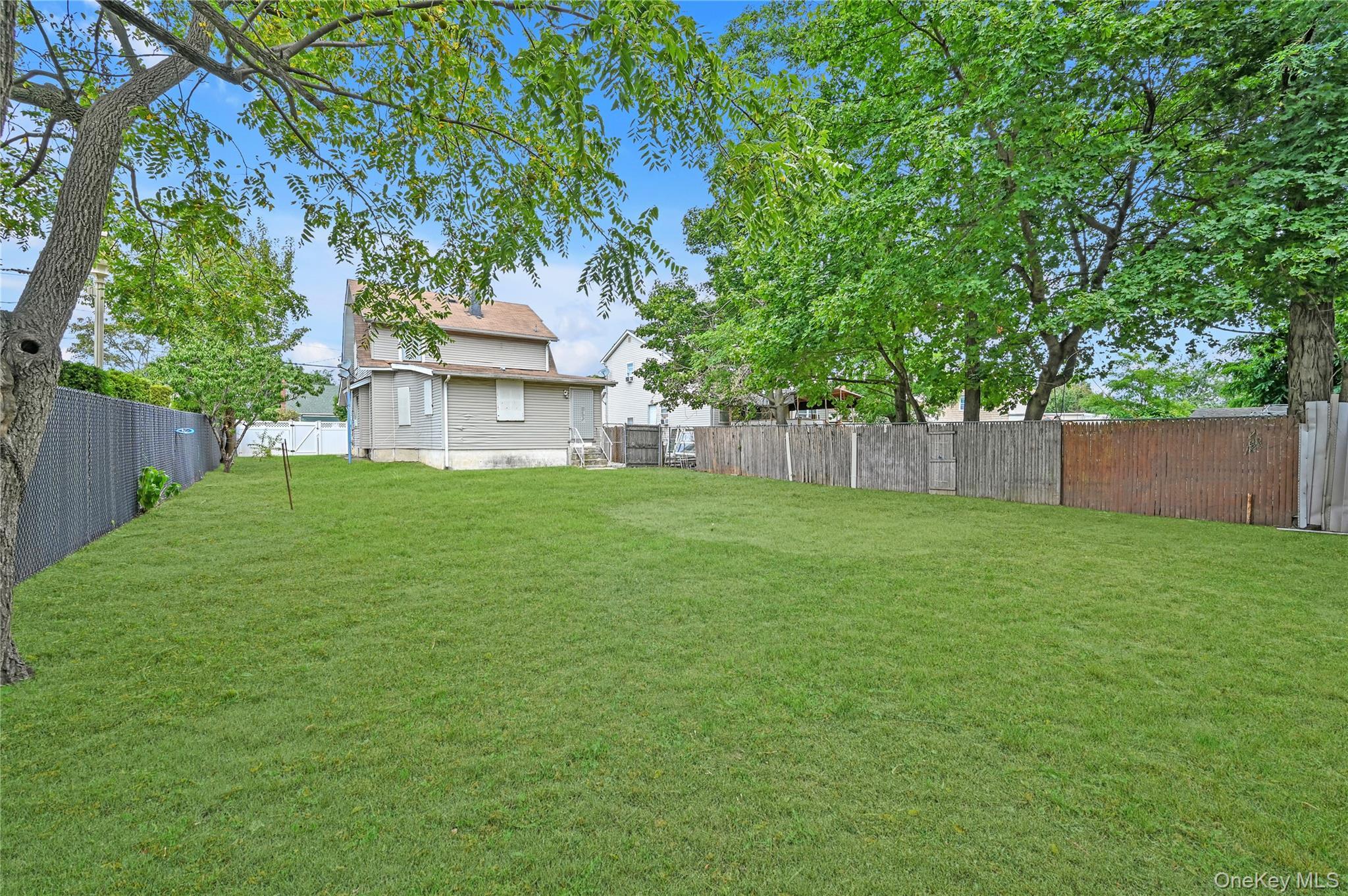 Single Family Roosevelt Nassau County, NY 11575, MLS-909208-20