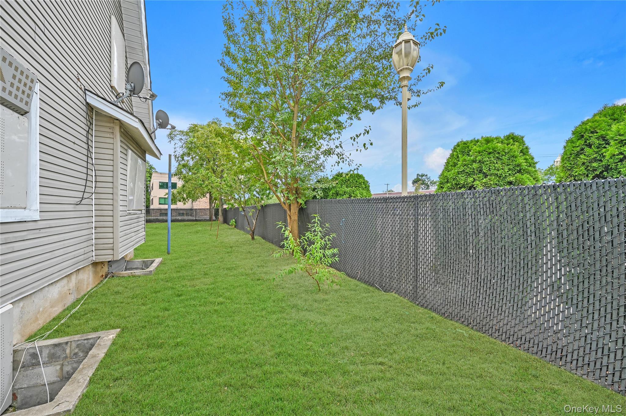 Single Family Roosevelt Nassau County, NY 11575, MLS-909208-22