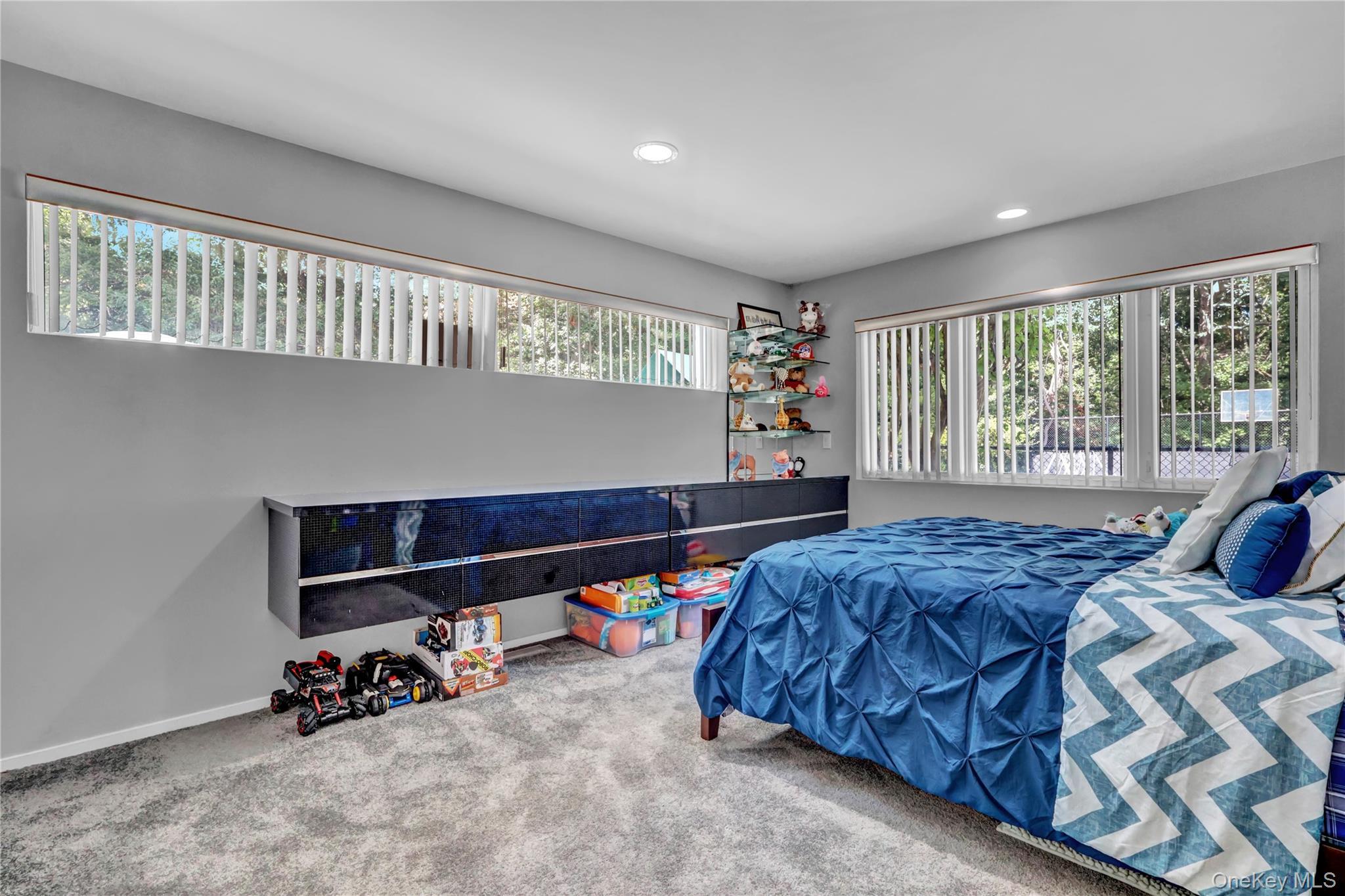 Single Family Cliff Suffolk County, NY 11777, MLS-909226-25