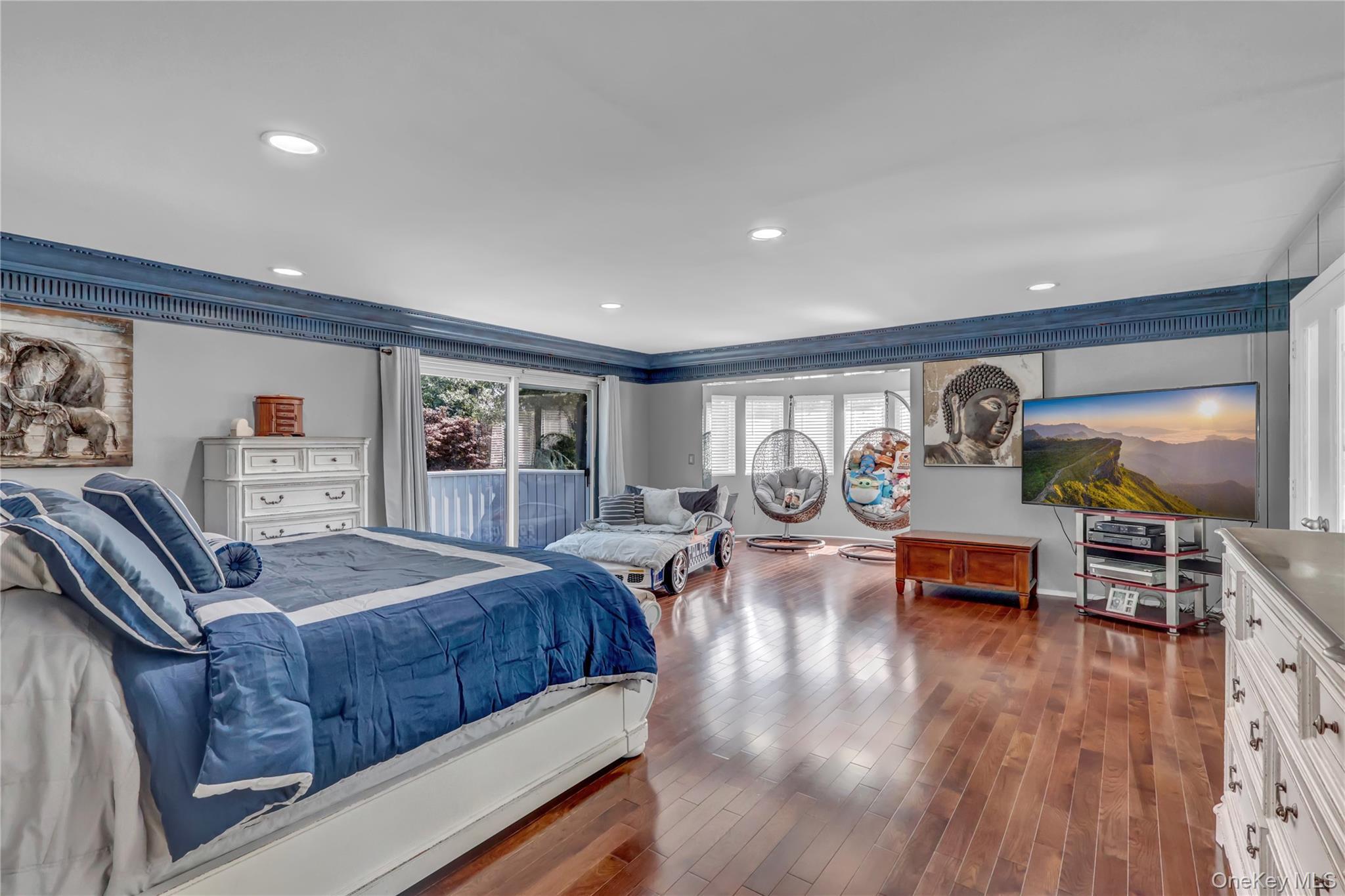 Single Family Cliff Suffolk County, NY 11777, MLS-909226-27