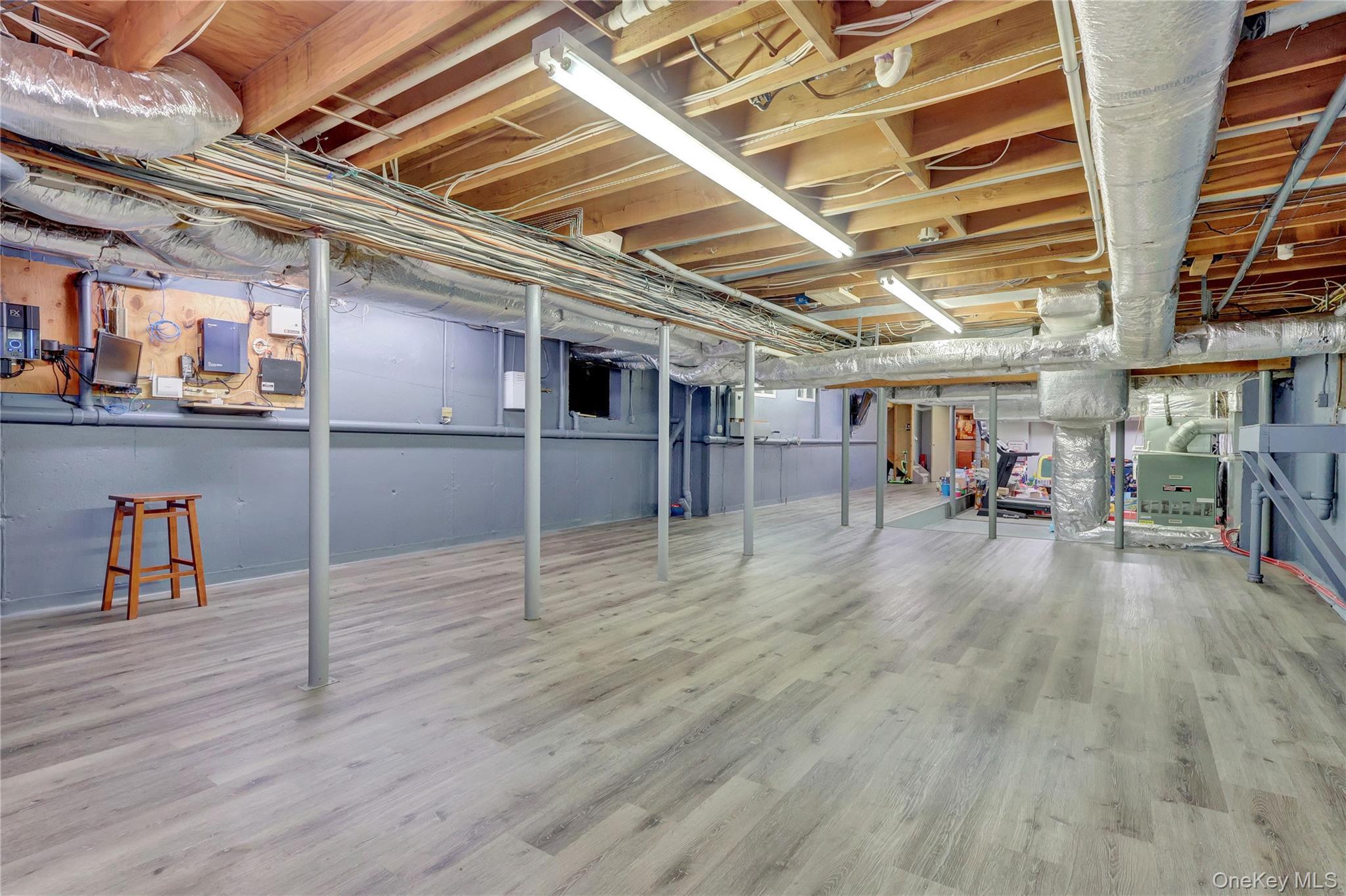 Single Family Cliff Suffolk County, NY 11777, MLS-909226-36