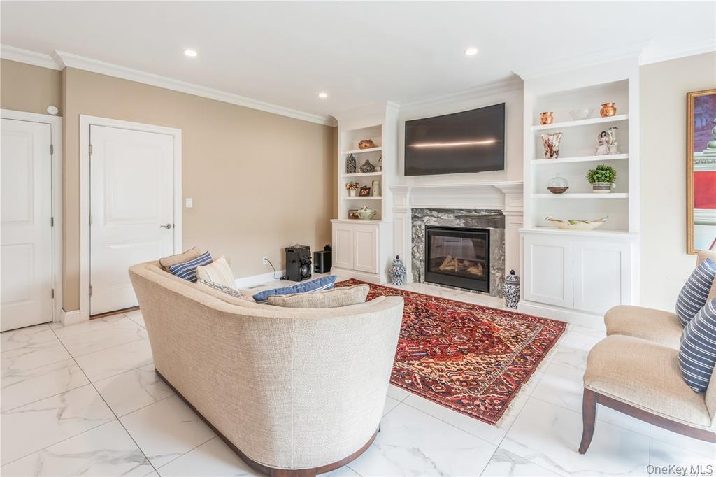 Single Family Meeting Nassau County, NY 11801, MLS-909235-14