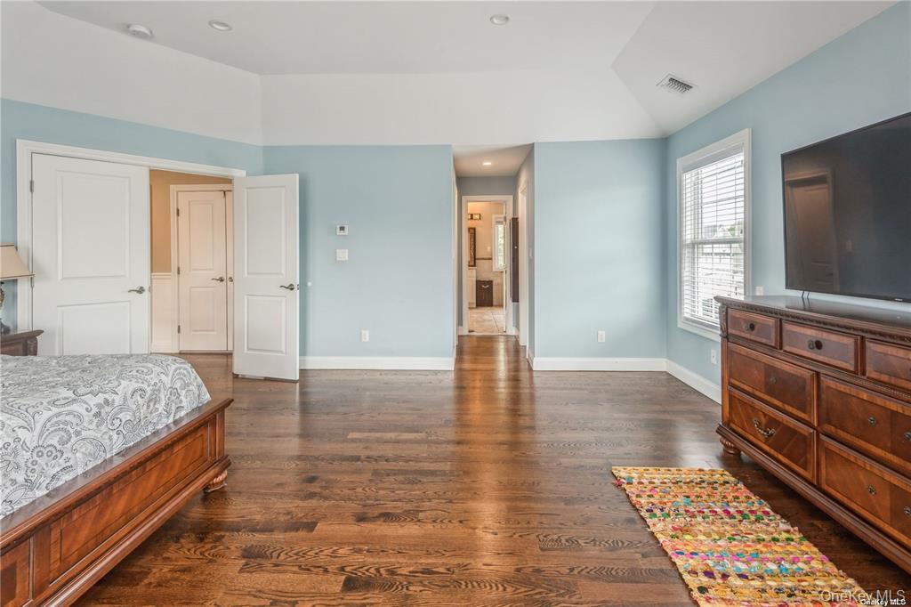 Single Family Meeting Nassau County, NY 11801, MLS-909235-22