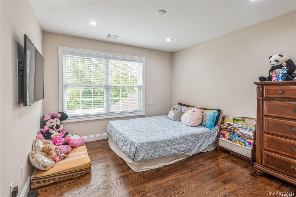 Single Family Meeting Nassau County, NY 11801, MLS-909235-28