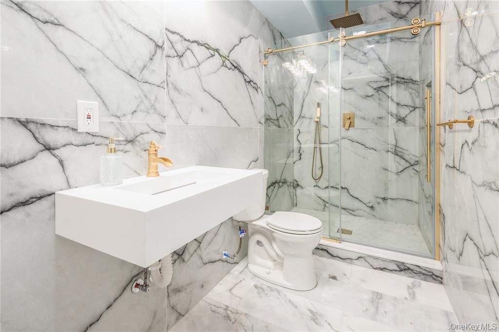 Single Family Meeting Nassau County, NY 11801, MLS-909235-31