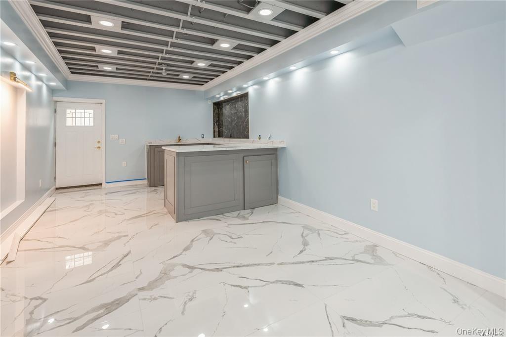 Single Family Meeting Nassau County, NY 11801, MLS-909235-32