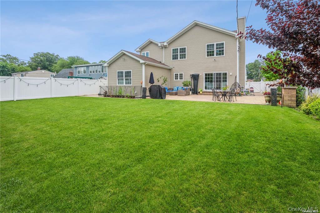 Single Family Meeting  Nassau County, NY 11801, MLS-909235-36