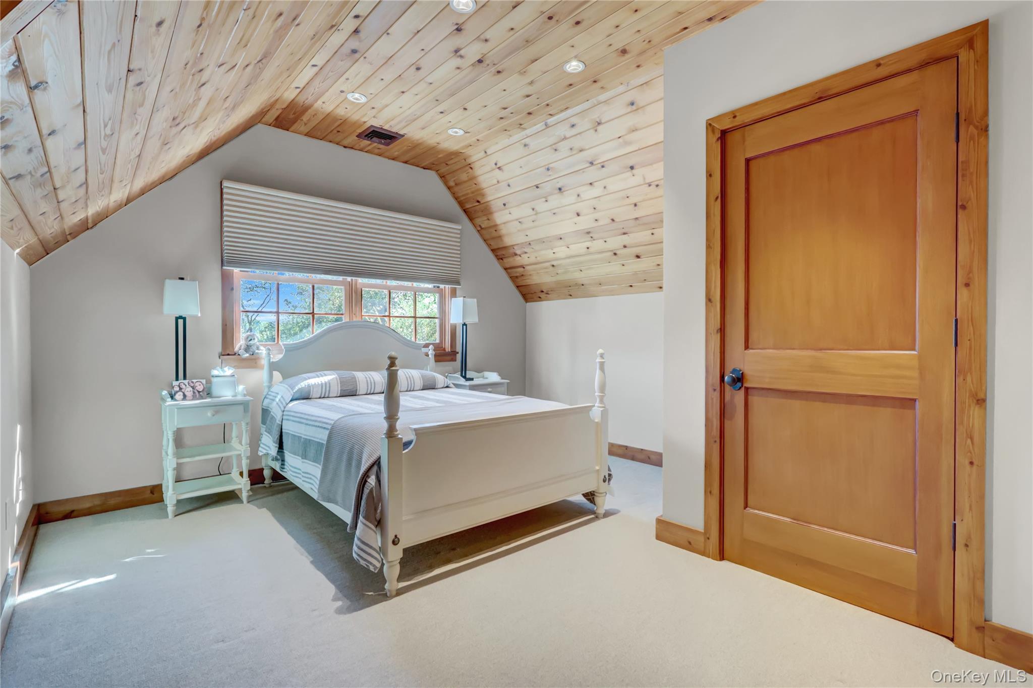 Single Family Dyke Suffolk County, NY 11733, MLS-909253-32