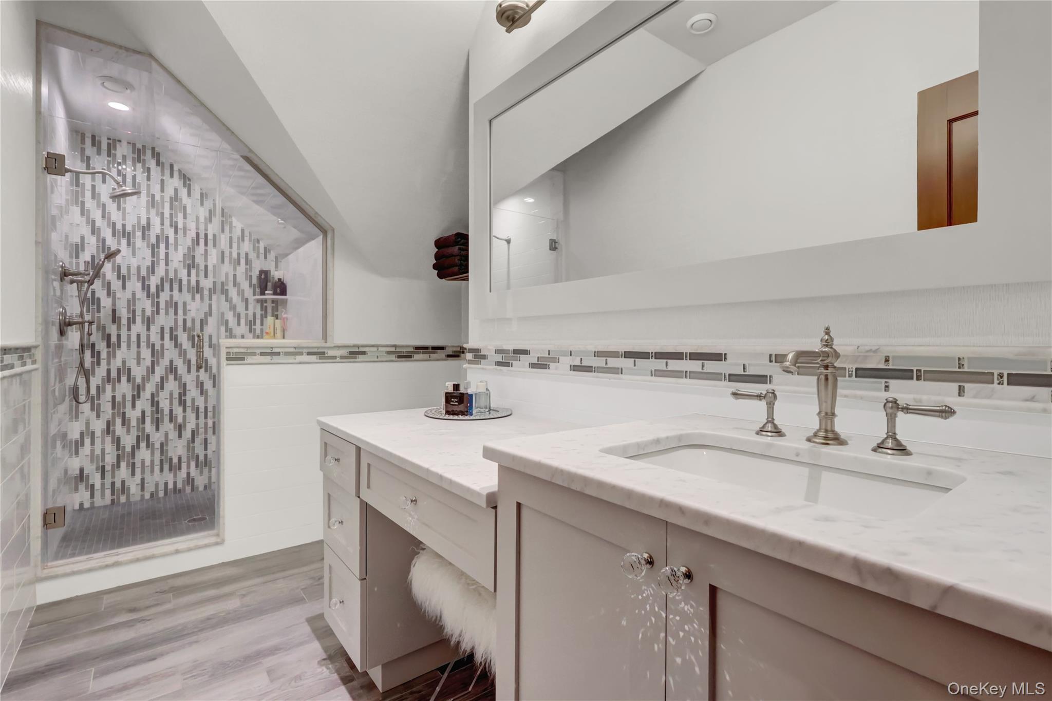 Single Family Dyke Suffolk County, NY 11733, MLS-909253-34