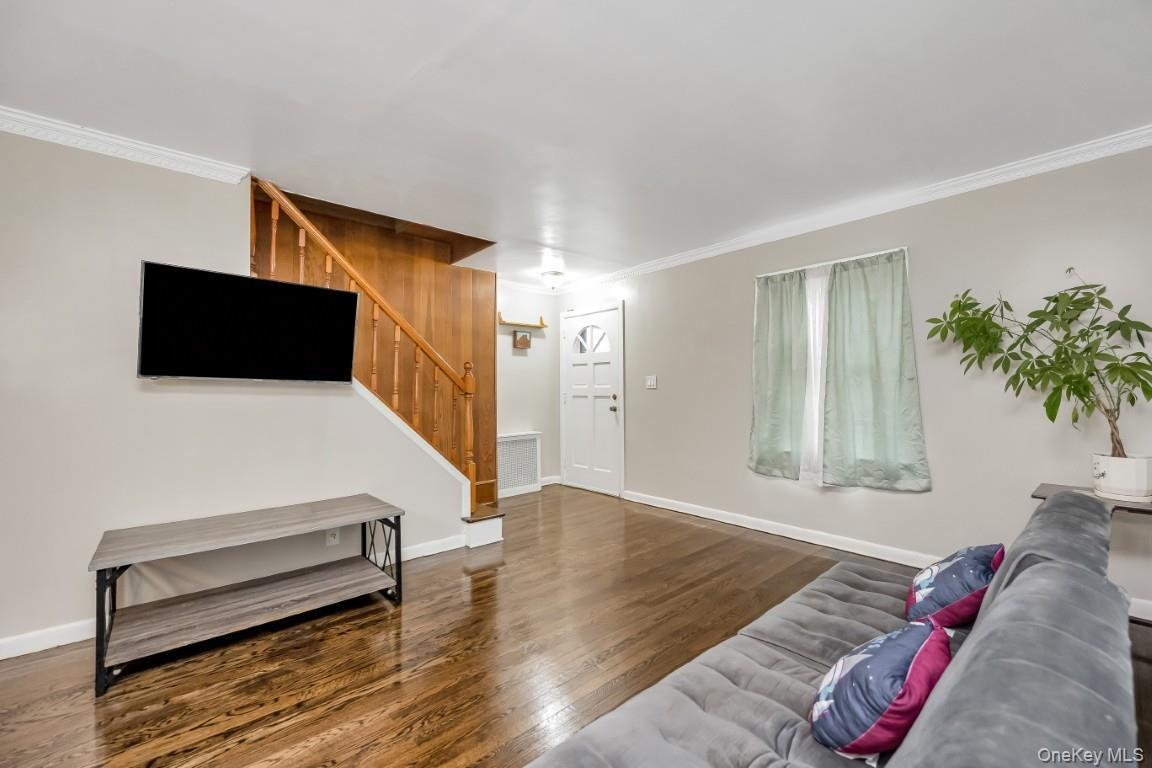 Single Family Arthur  Nassau County, NY 11552, MLS-909255-11