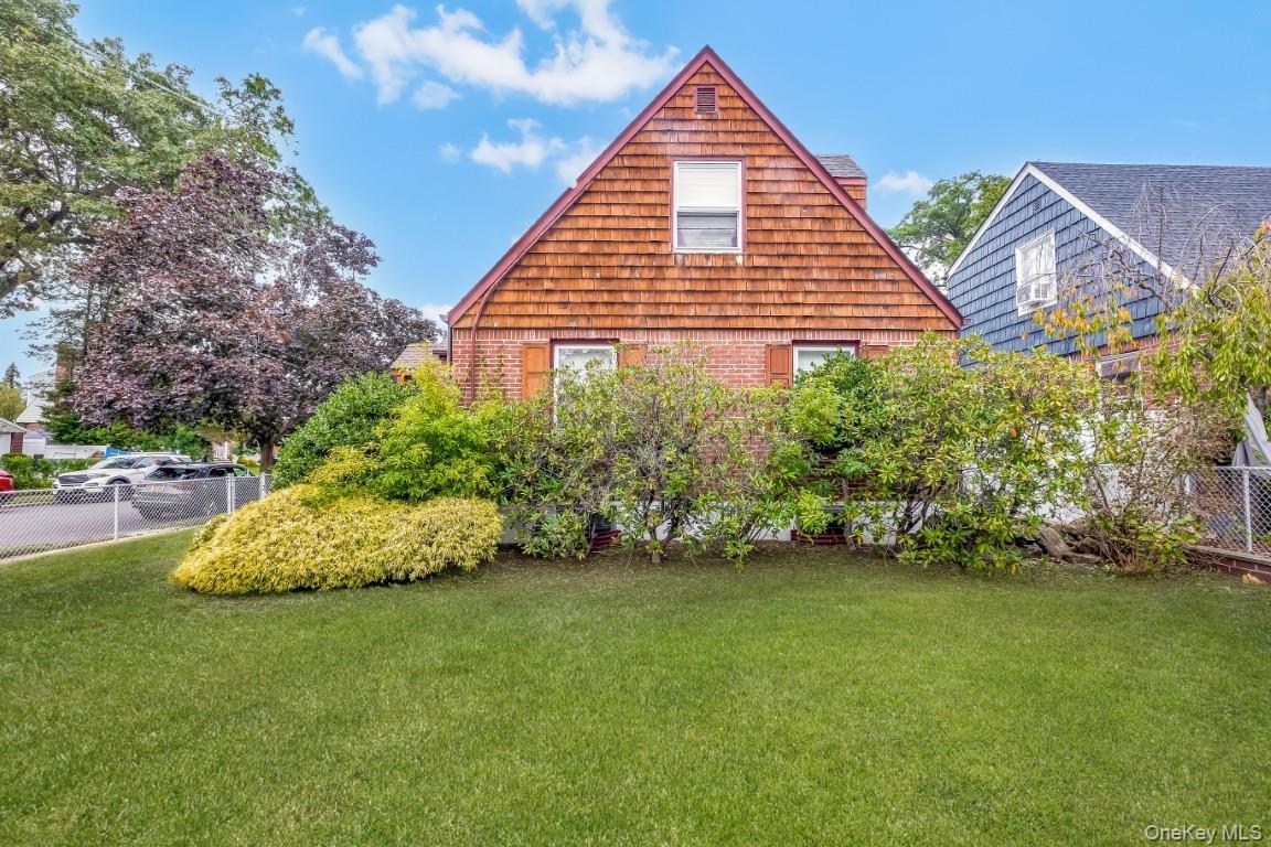 Single Family Arthur  Nassau County, NY 11552, MLS-909255-5